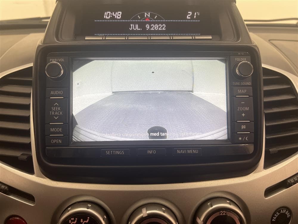 Mitsubishi L200 2.5 DI-D 178hk Automat Business Drag Moms interiör