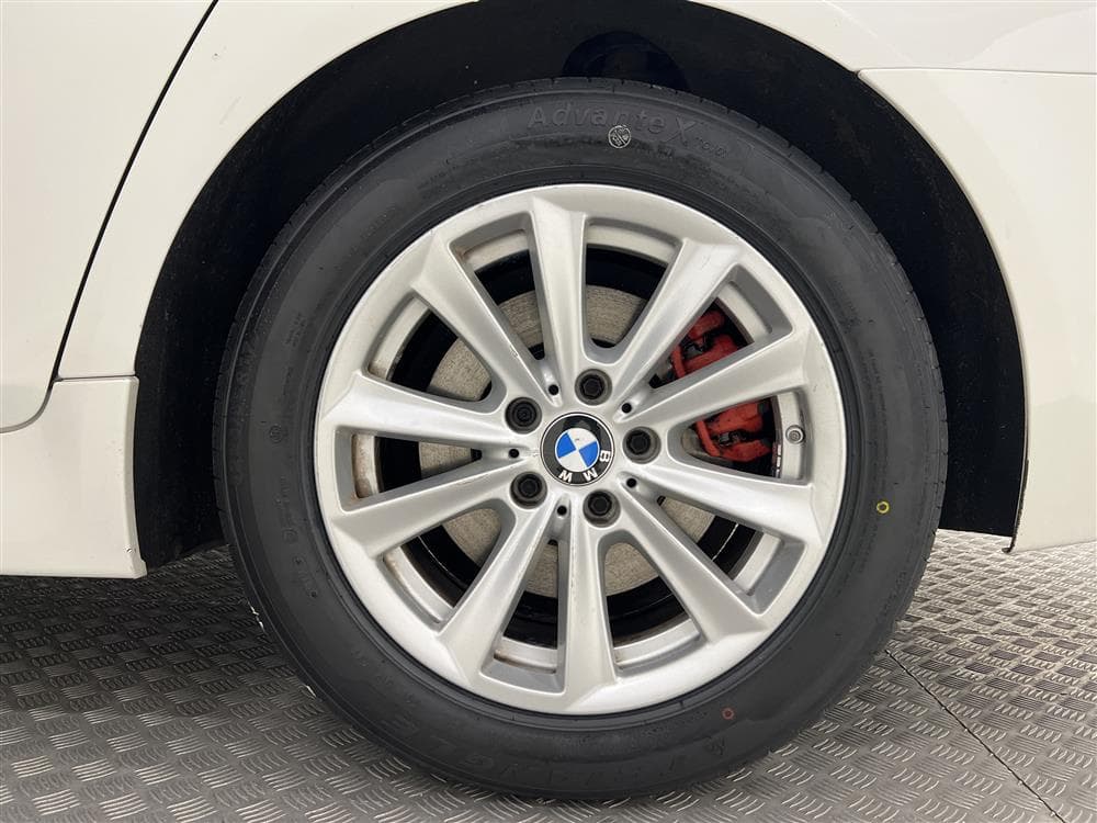 BMW 520d EfficientDynamics, 184hk B-Kam H-skinn HiFi Draginteriör
