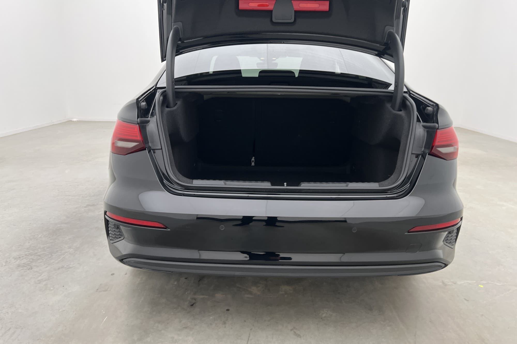 Audi A3 Sedan 35 TFSI 150hk Proline Cockpit P-Sensorer
