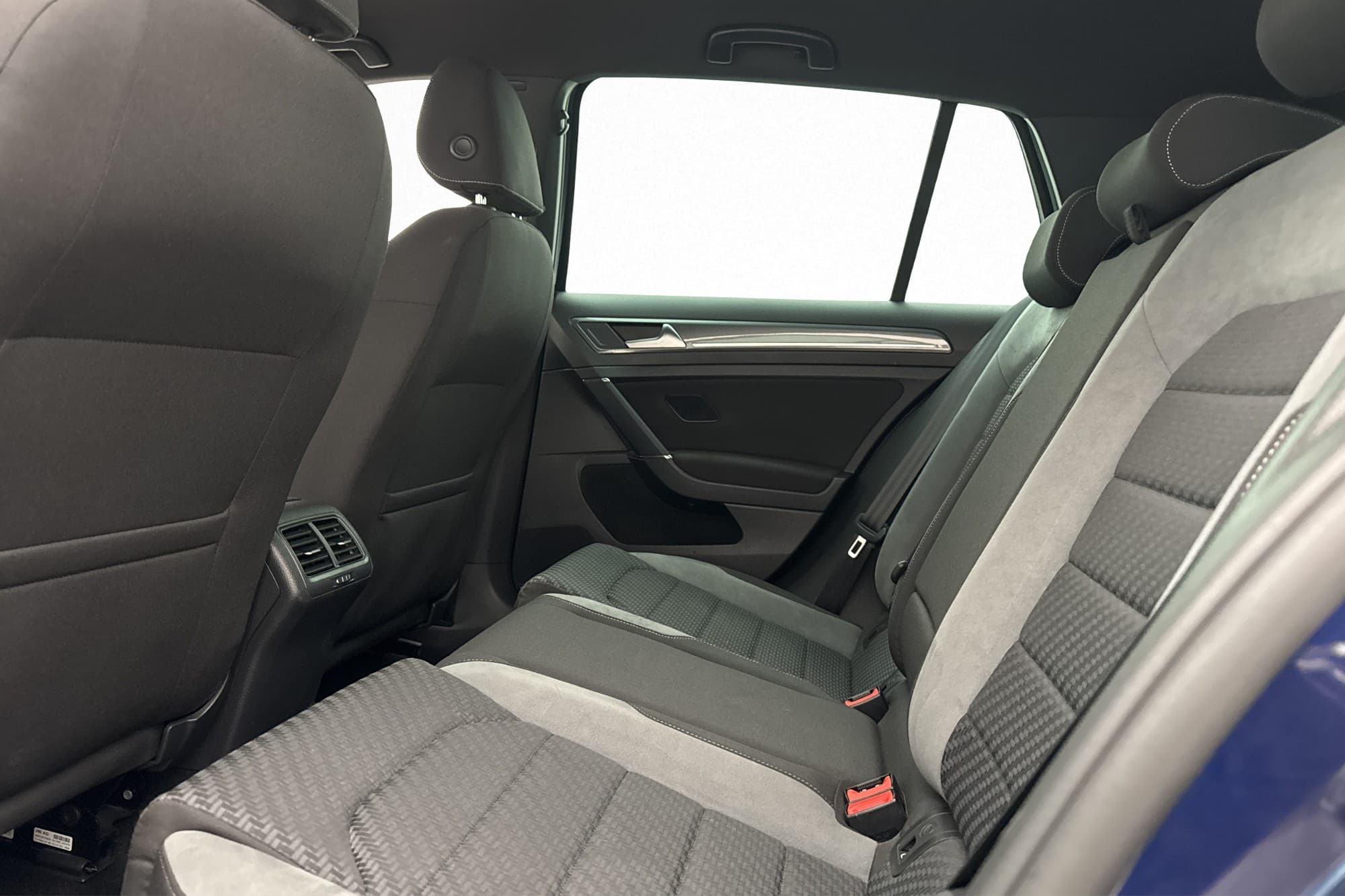 Volkswagen Golf 1.5 TSI 150hk Full R-Line CarPlay LED