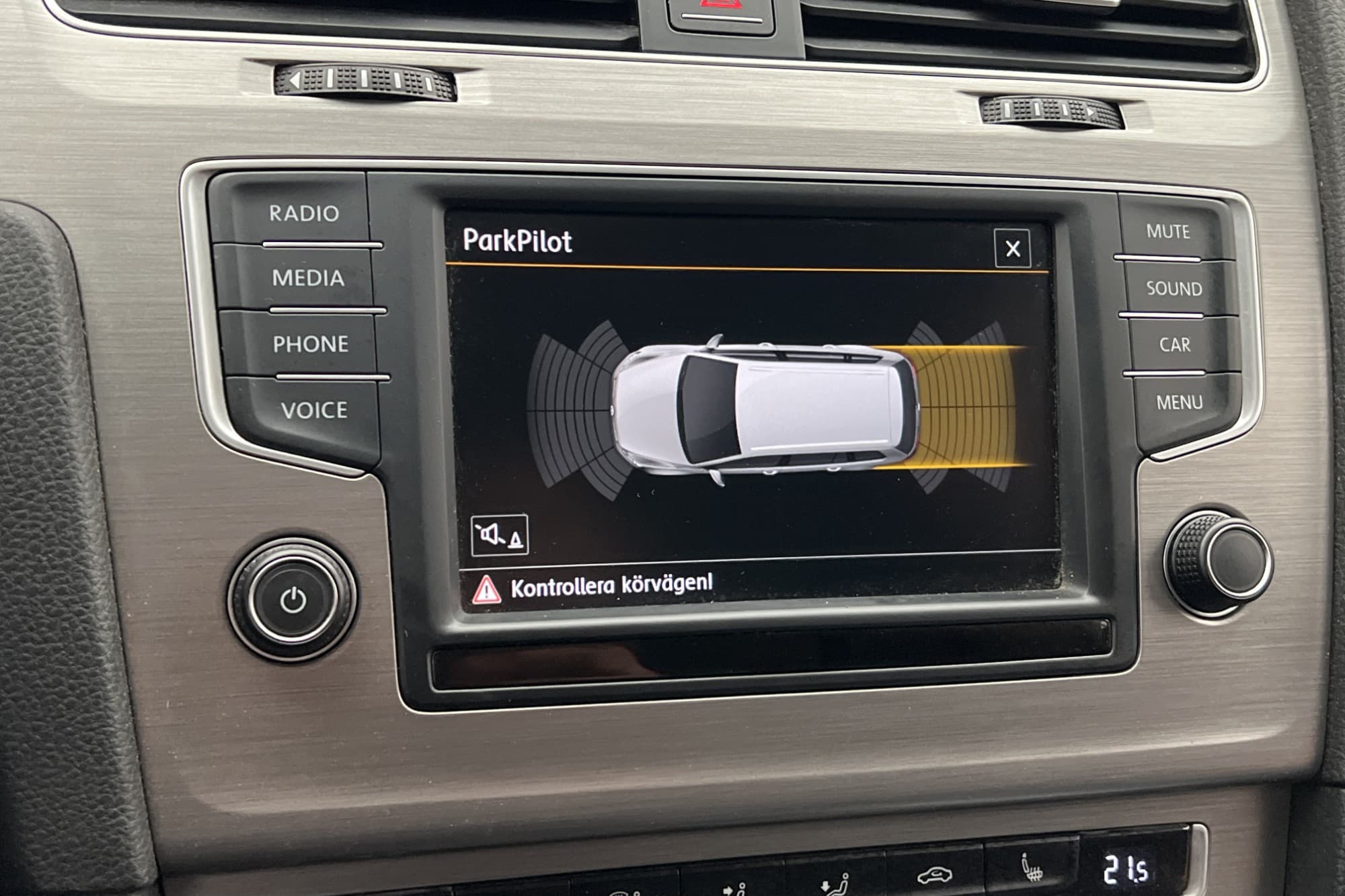 Volkswagen Golf Sportscombi 110hk Värmare Dragkrok CarPlay