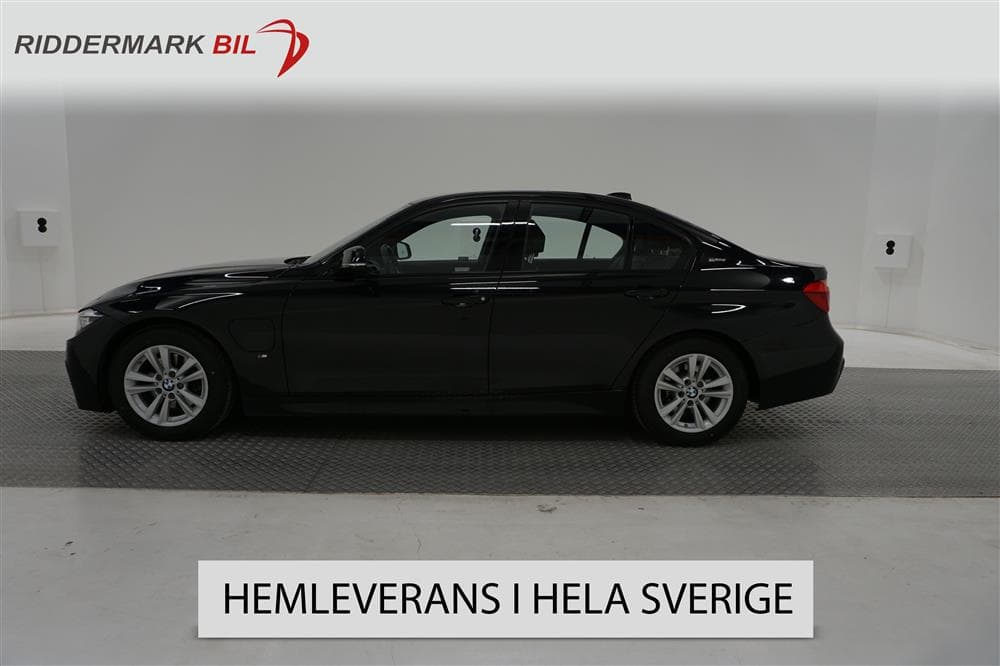 BMW 330e Sedan 252hk