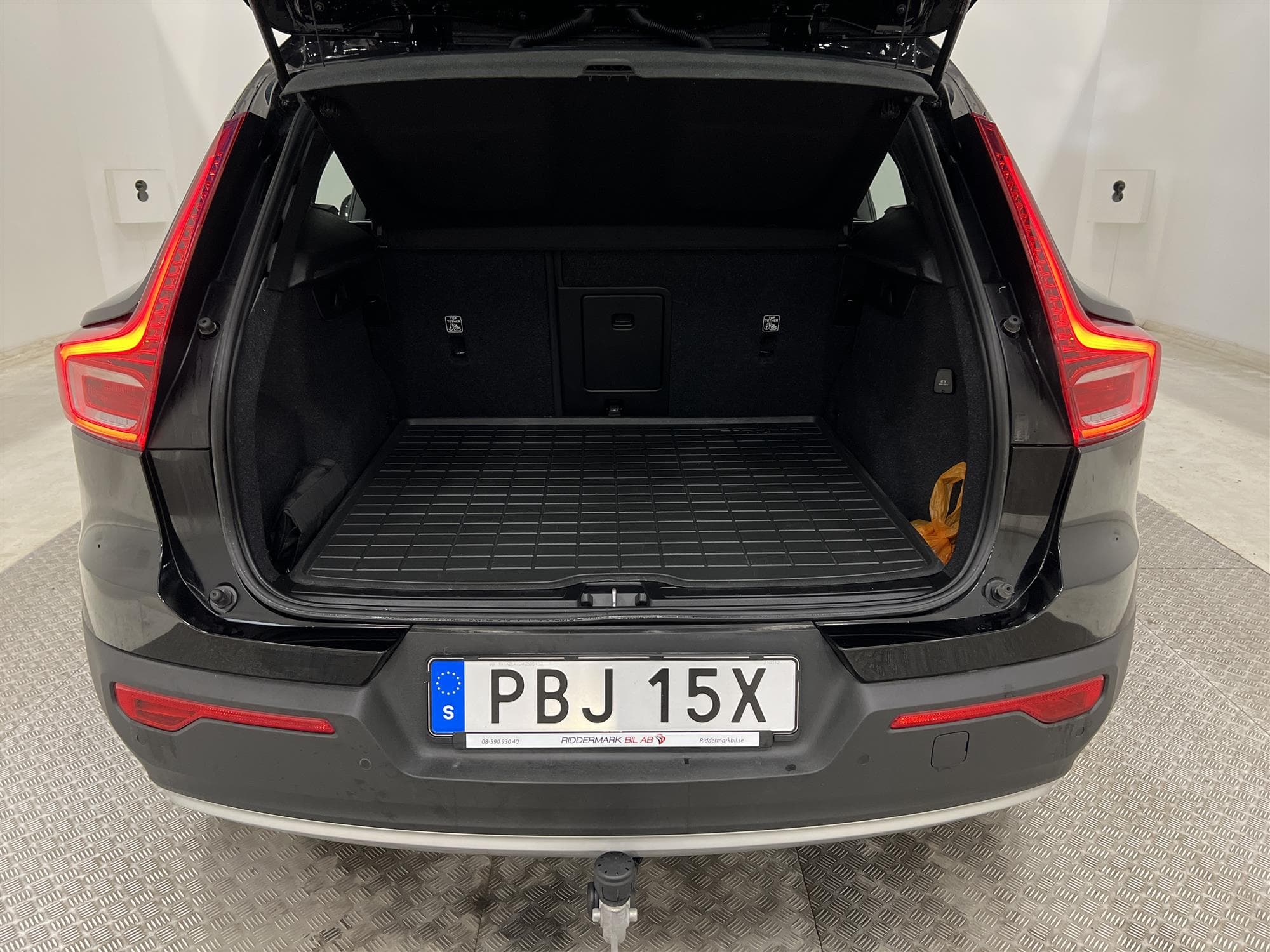 Volvo XC40 T2 129hk Momentum VOC Bränslevärmare Dragkrok