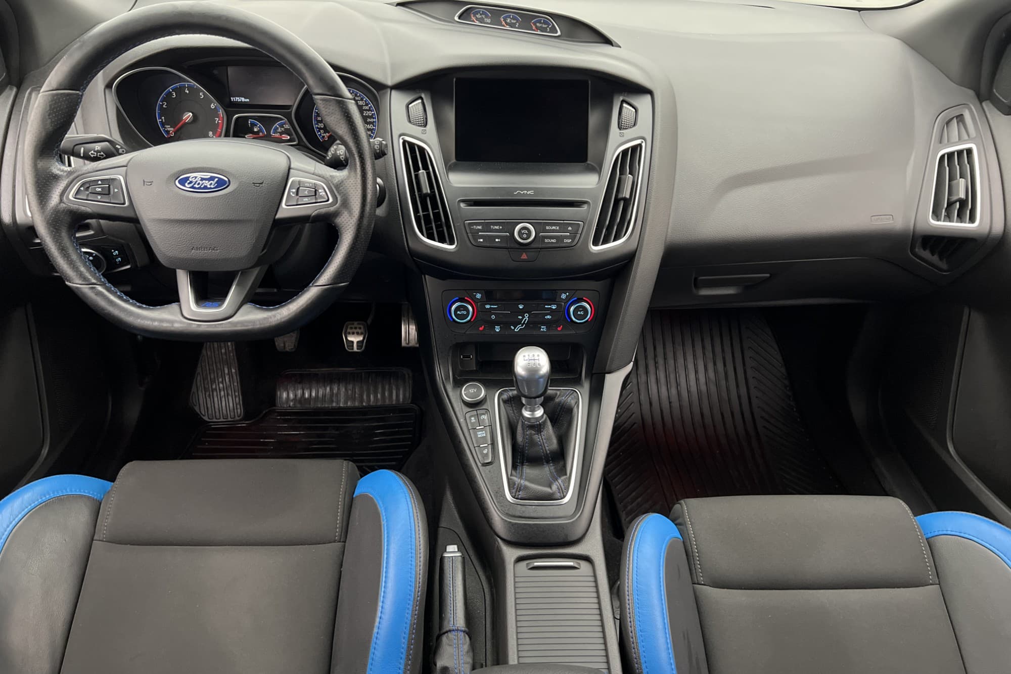 Ford Focus RS AWD 350hk Brembo Recaro Kamera Rattvärme