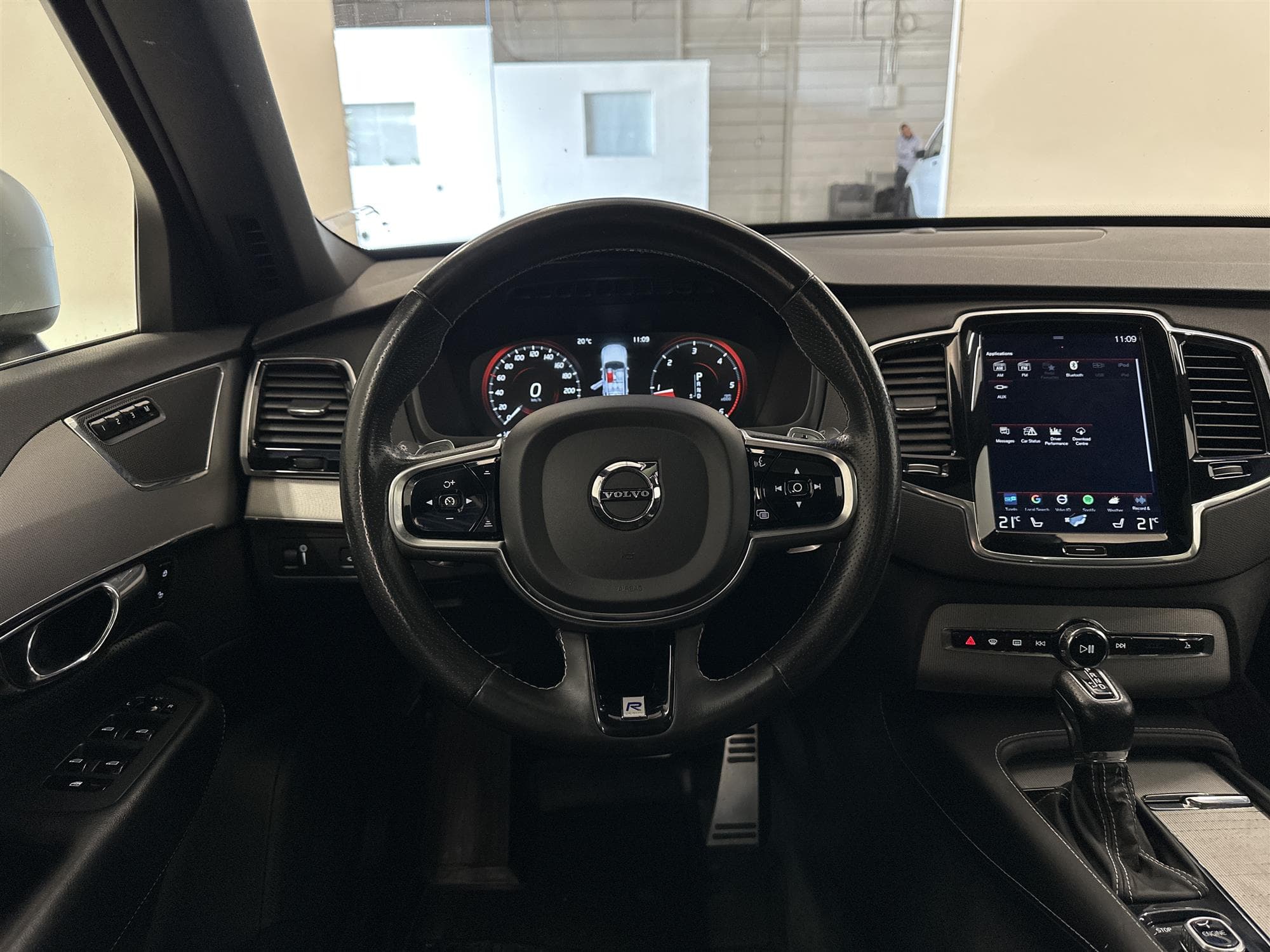 Volvo XC90 D5 AWD 235hk R Design Voc D-Värm Pano HUD 7 Sits
