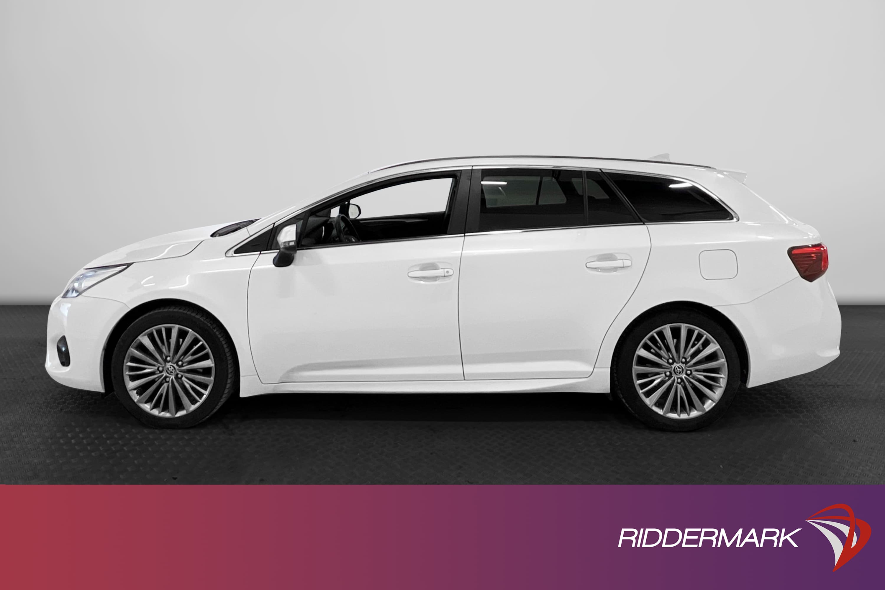 Toyota Avensis 1.8 147hk