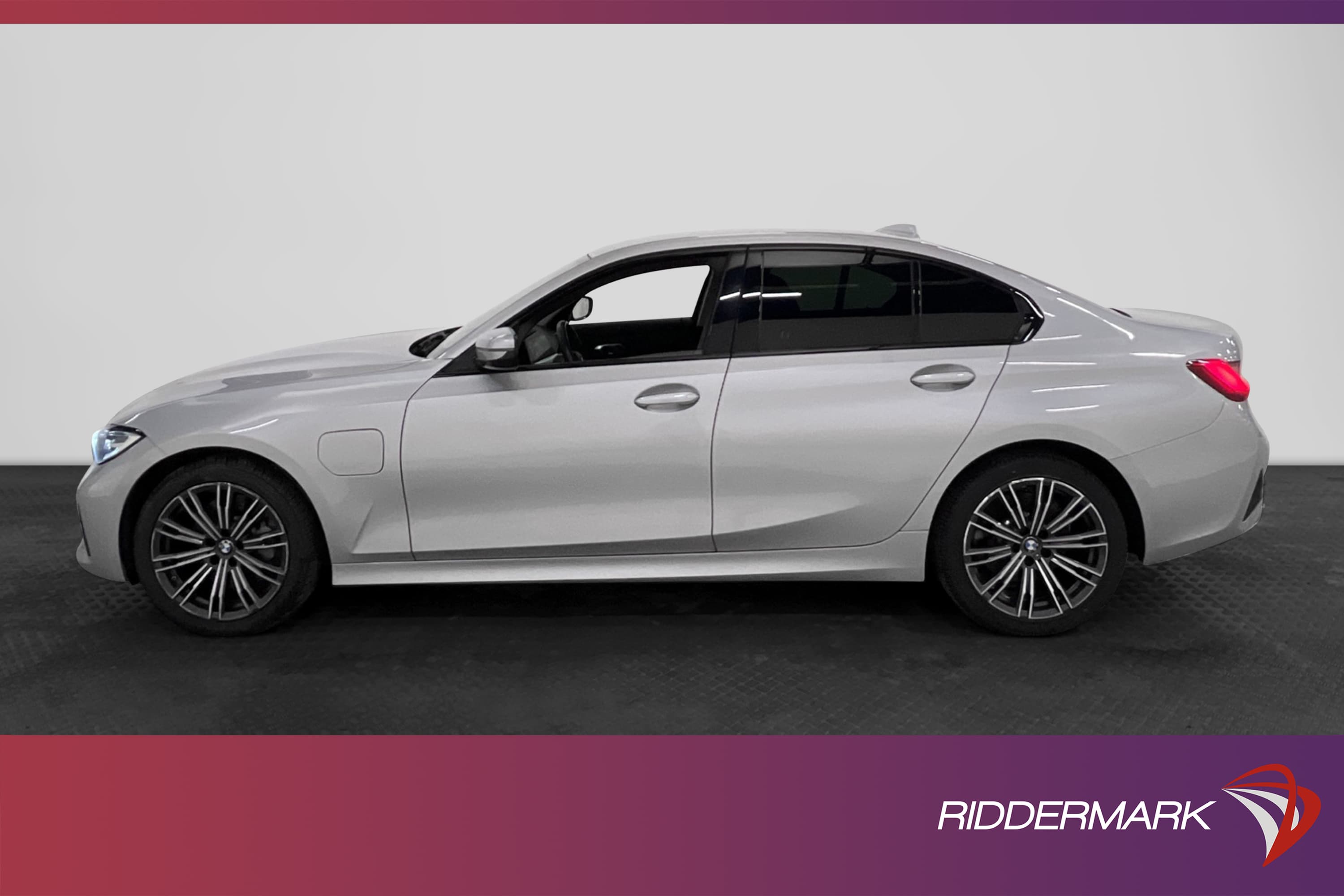 BMW 330e Sedan 292hk