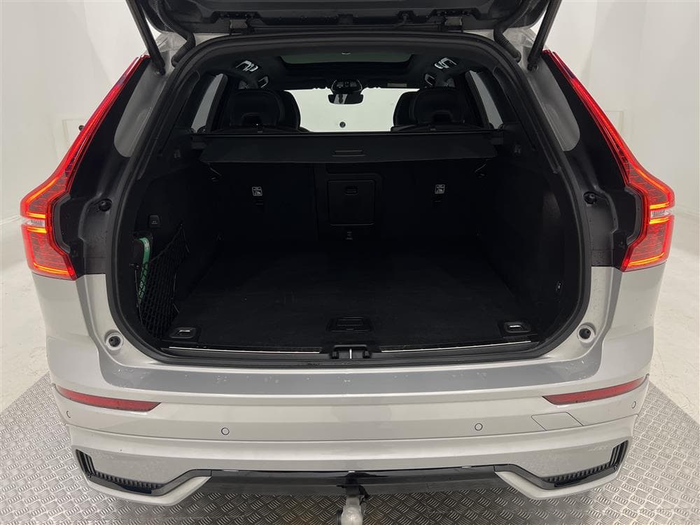 Volvo XC60 T8 AWD TwEn Polestar 421hk R-Design Pano H/K HuDinteriör