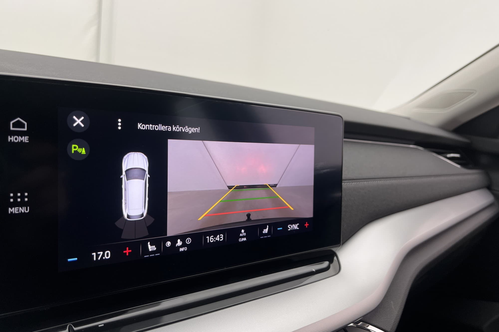 Skoda Octavia Kombi TSI 150hk Cockpit Värm Kamera Drag MOMS