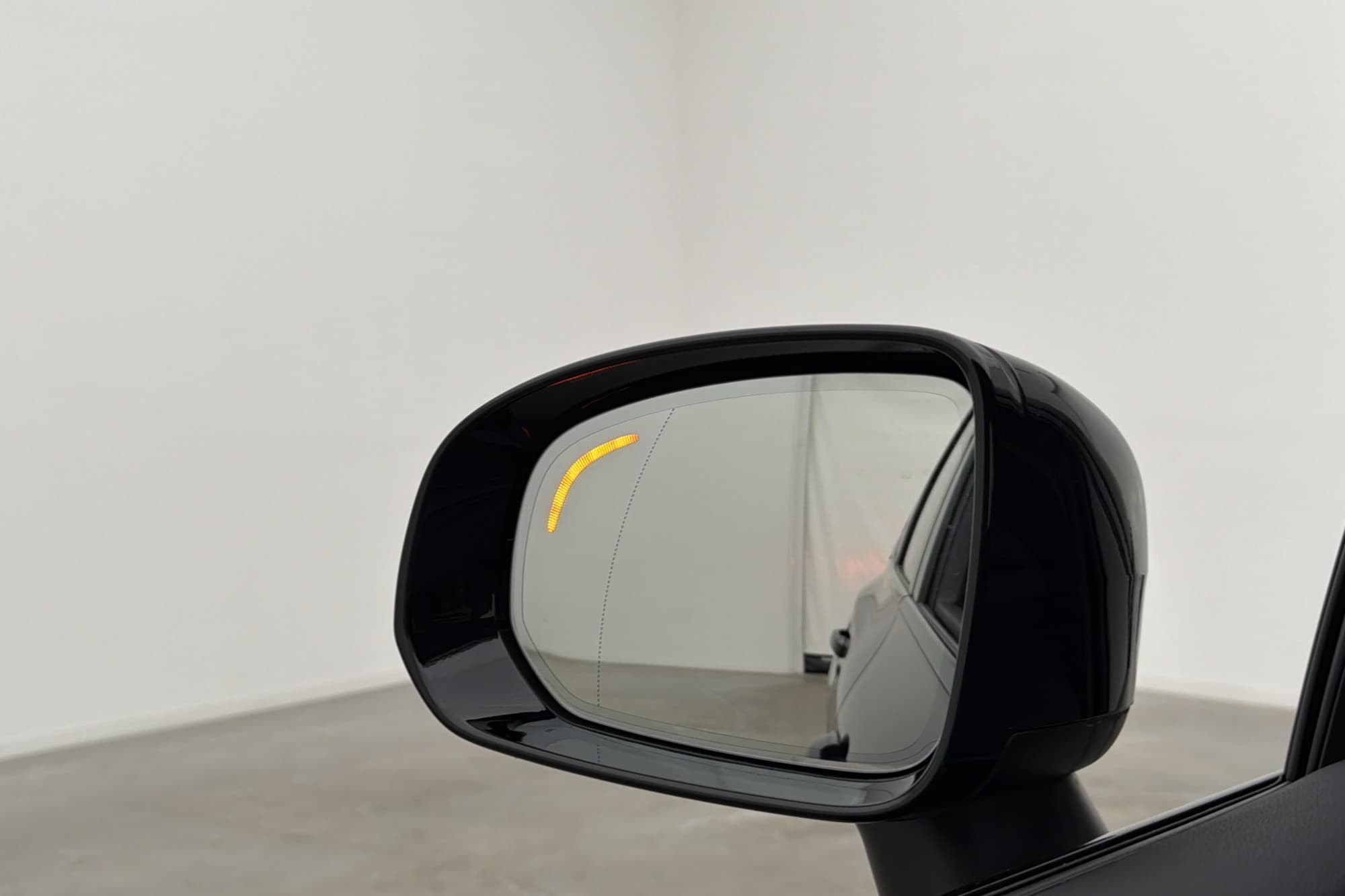 Volvo XC60 Recharge T6 AWD Plus Dark Värmare Pano Skinn MOMS