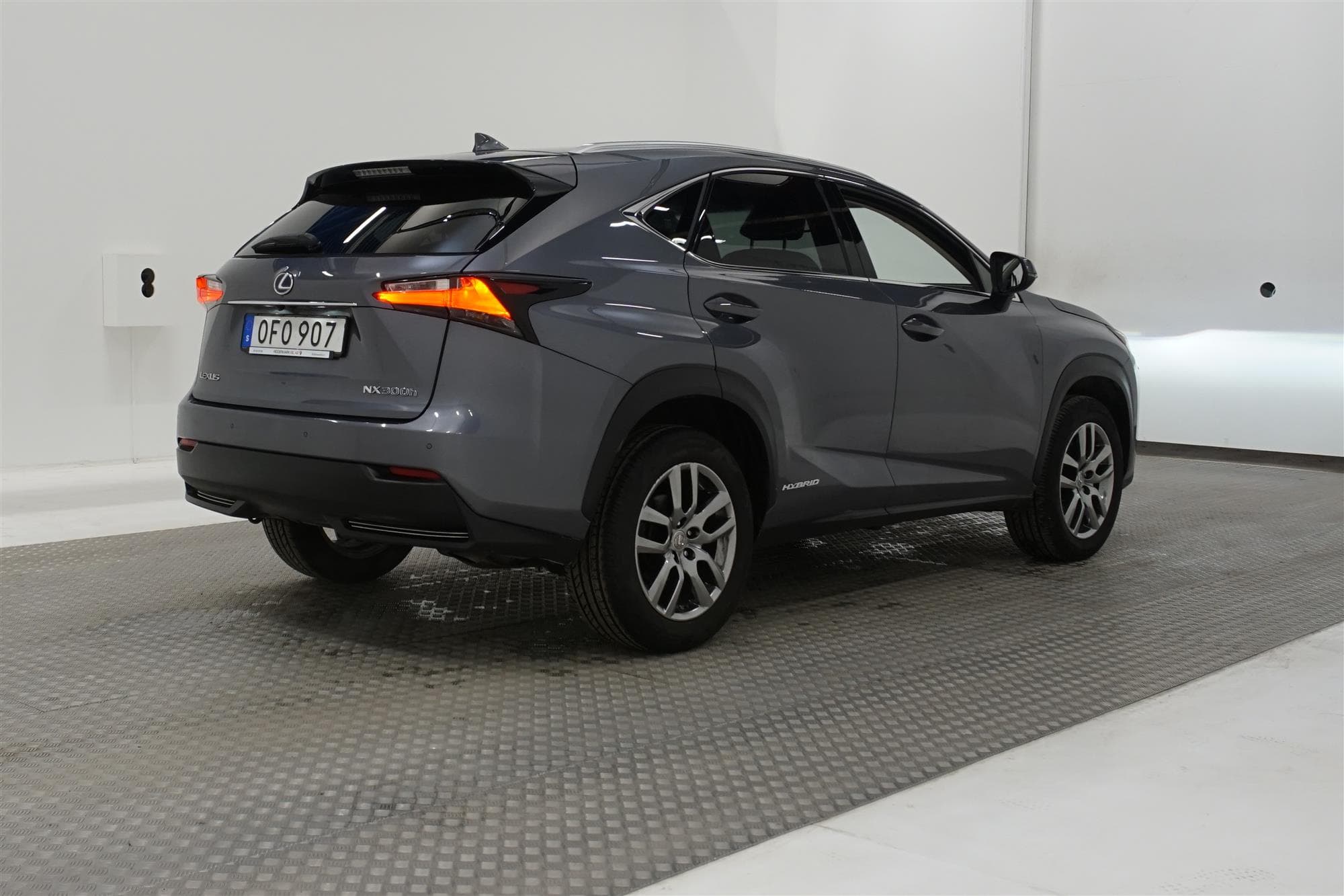 Lexus NX 300h AWD 2.5 AWD E-CVT