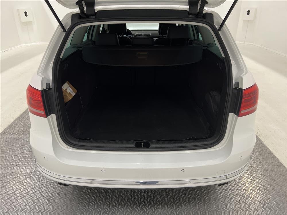 Volkswagen Passat 2.0 TDI 4Motion 170hk R-line Värmare Skinninteriör