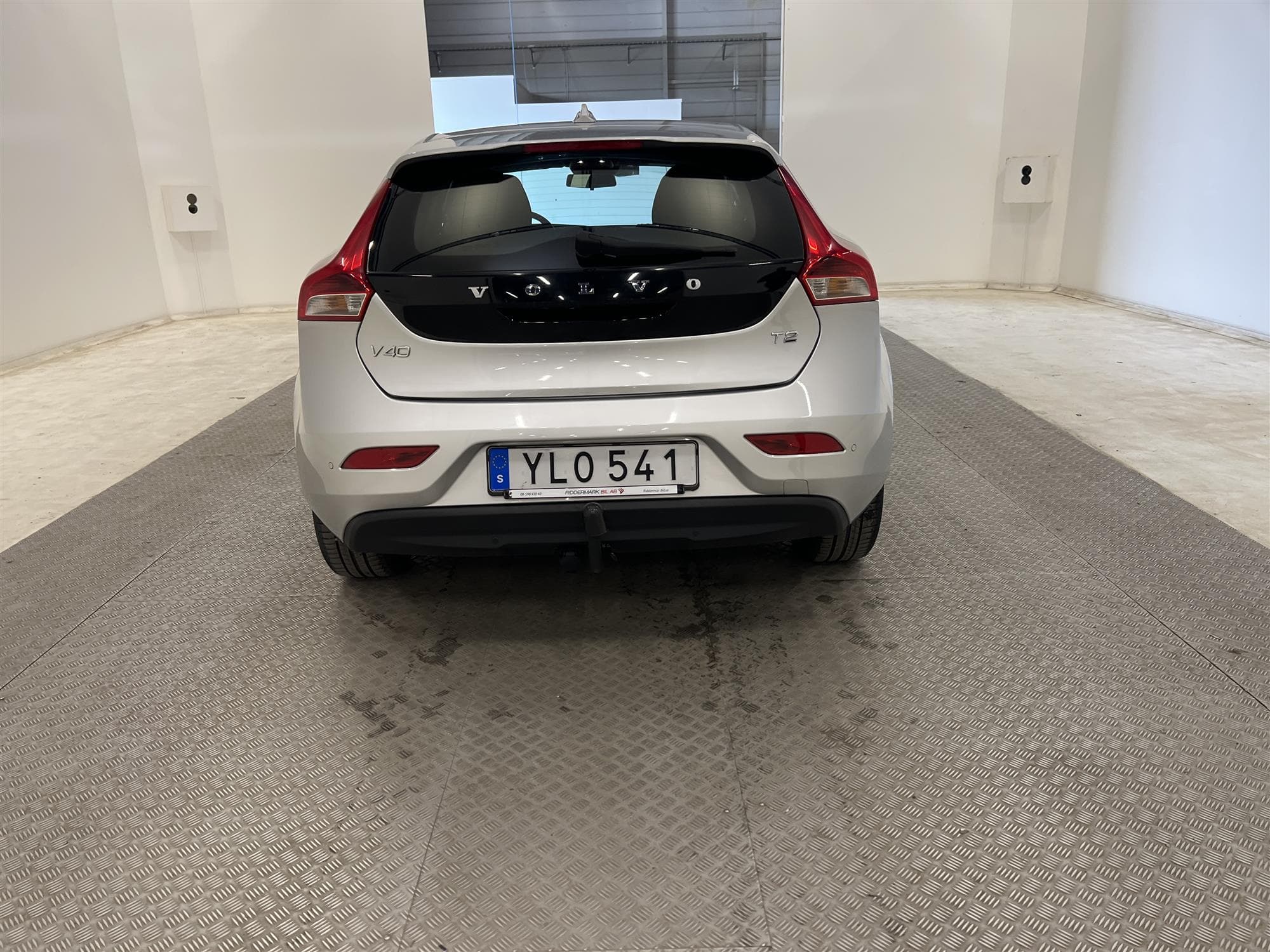 Volvo V40 T2 122hk