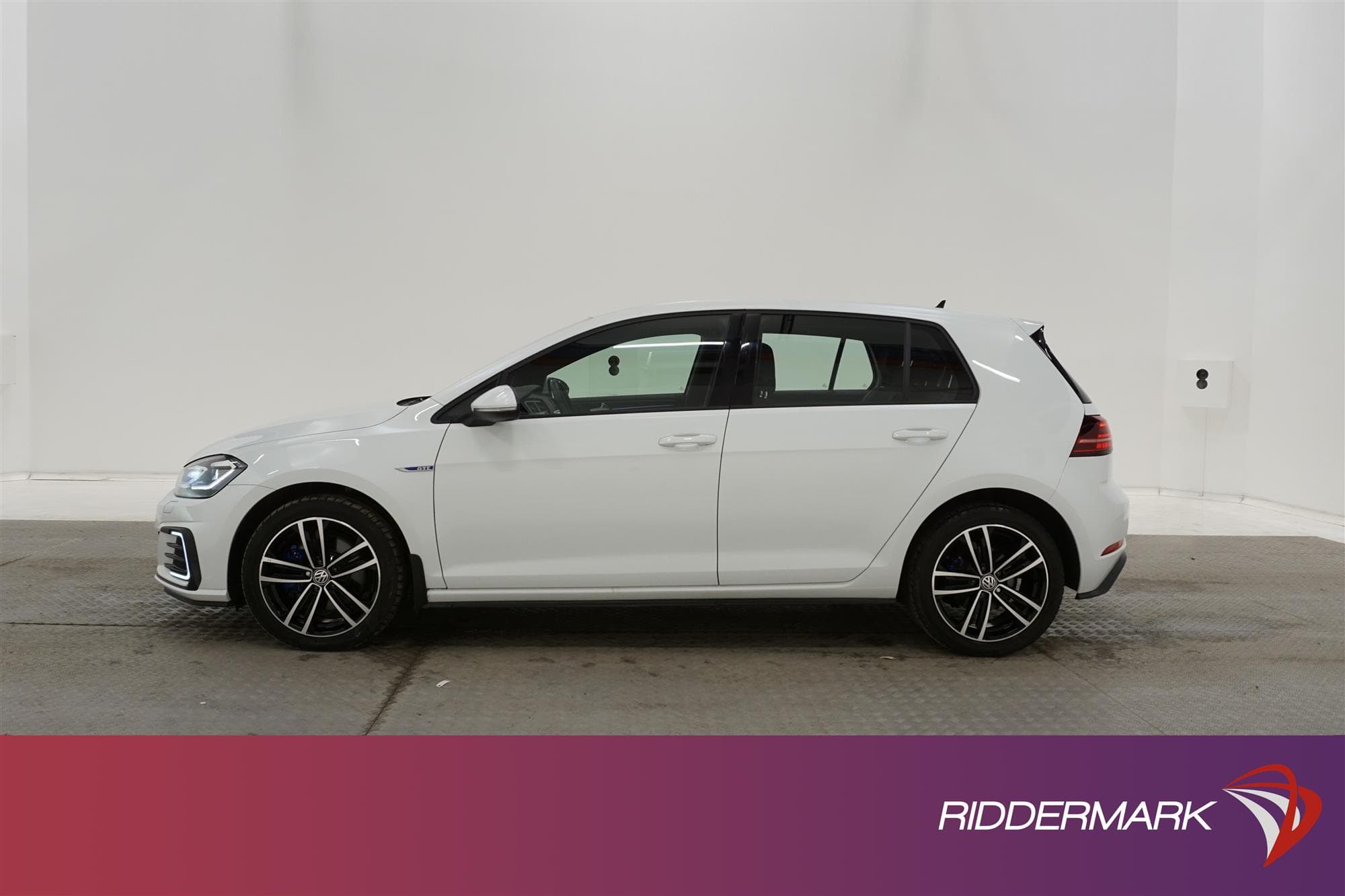 Volkswagen Golf GTE 204hk