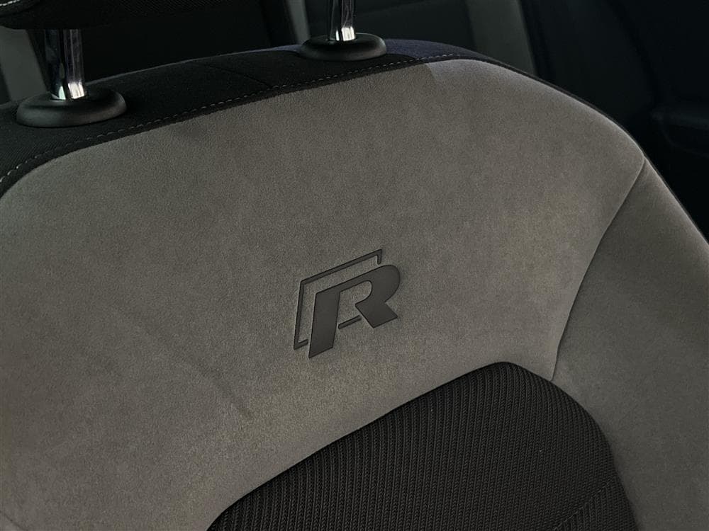 Volkswagen Golf 2.0 TSI R 4Motion 300hk Dynaudio Navigationinteriör