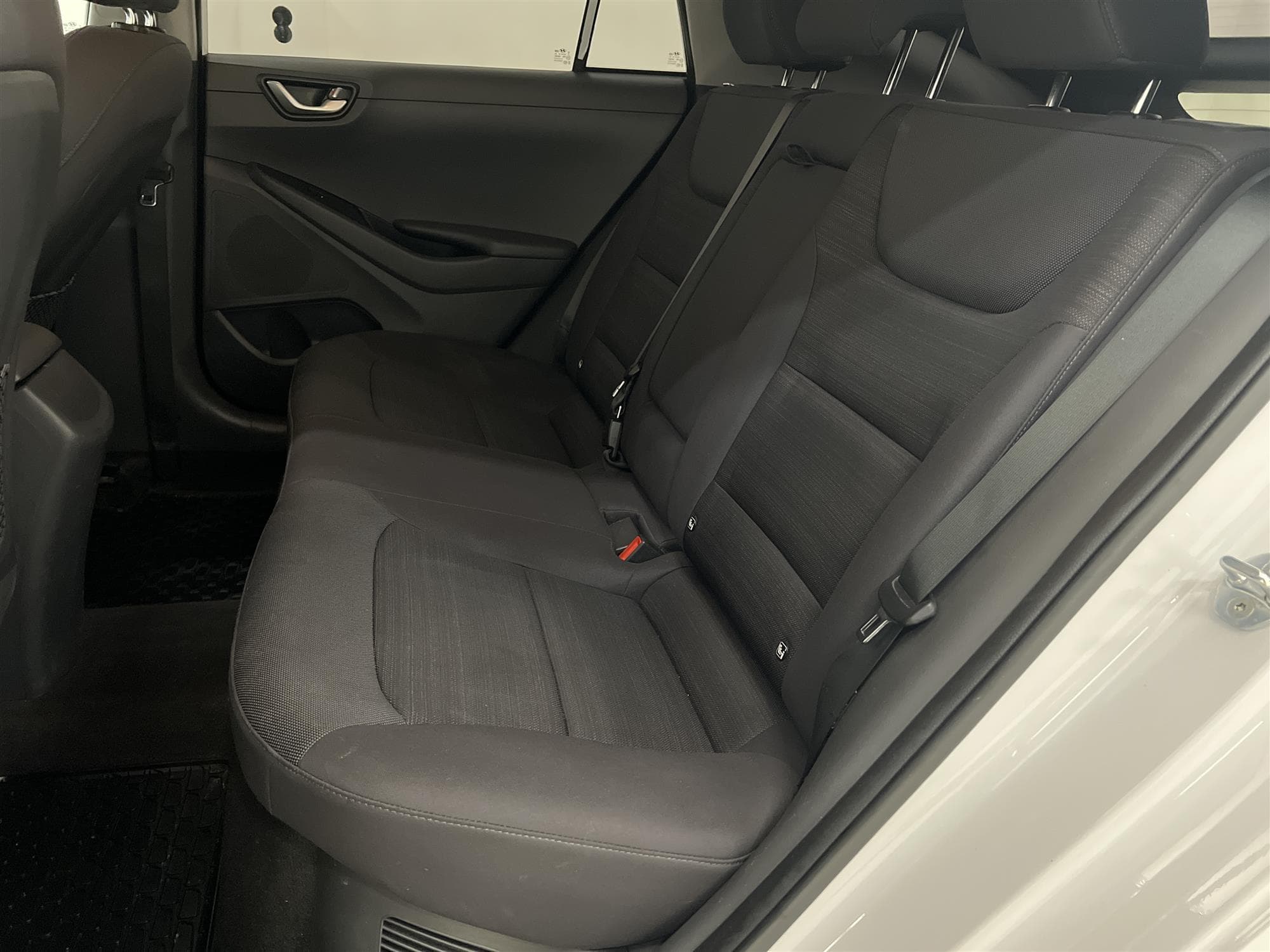 Hyundai Ioniq Hybrid 1.6 141hk B-Kamera Adaptiv 360kr Skatt