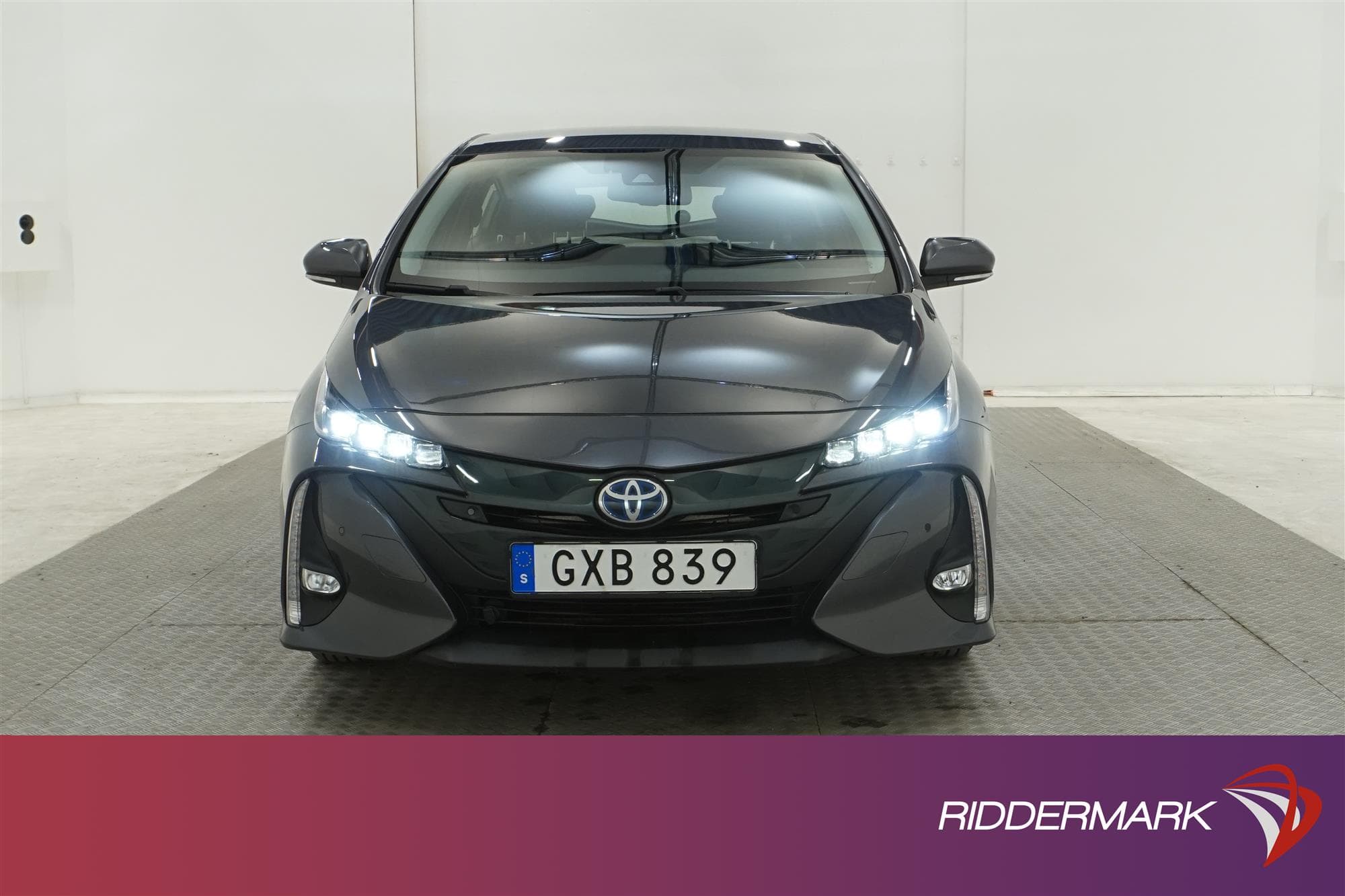 Toyota Prius 1.8 Plug-In 123hk Backkamera Navi Head up MVärm