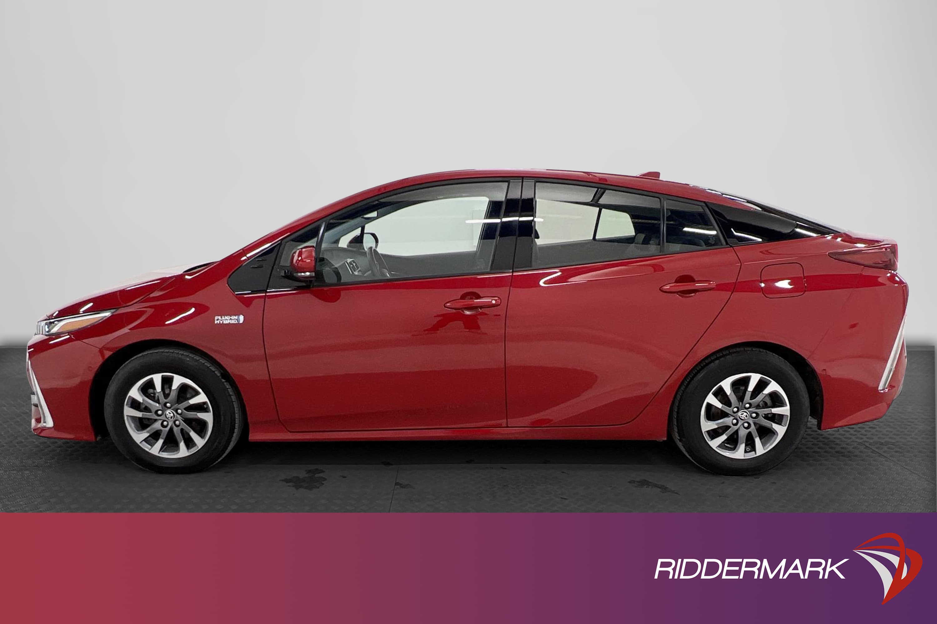 Toyota Prius 1.8 Plug-In 123hk
