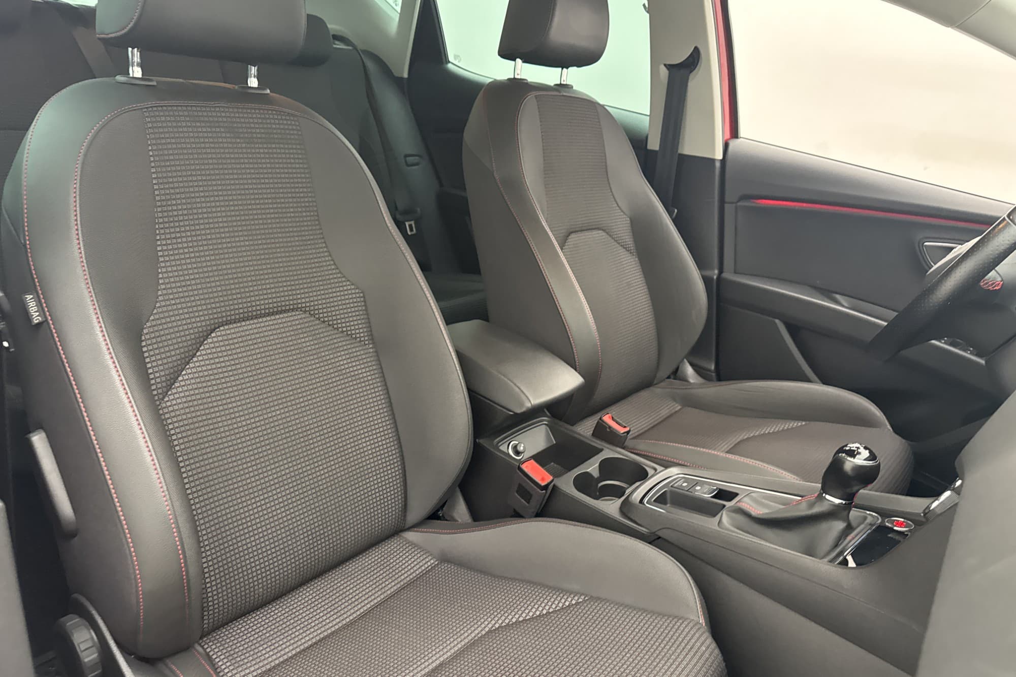 SEAT Leon TSI 130hk FR Cockpit Sensorer Halvskinn CarPlay