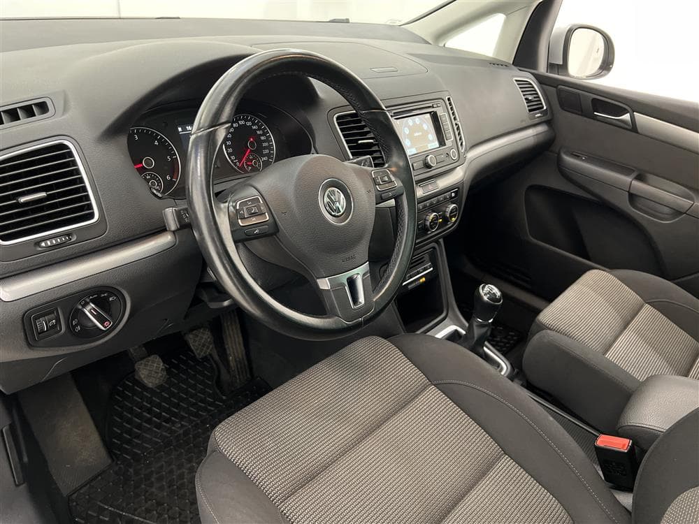 Volkswagen Sharan TDI 4M 140hk 7sits Pano B-Kamera Navi Draginteriör