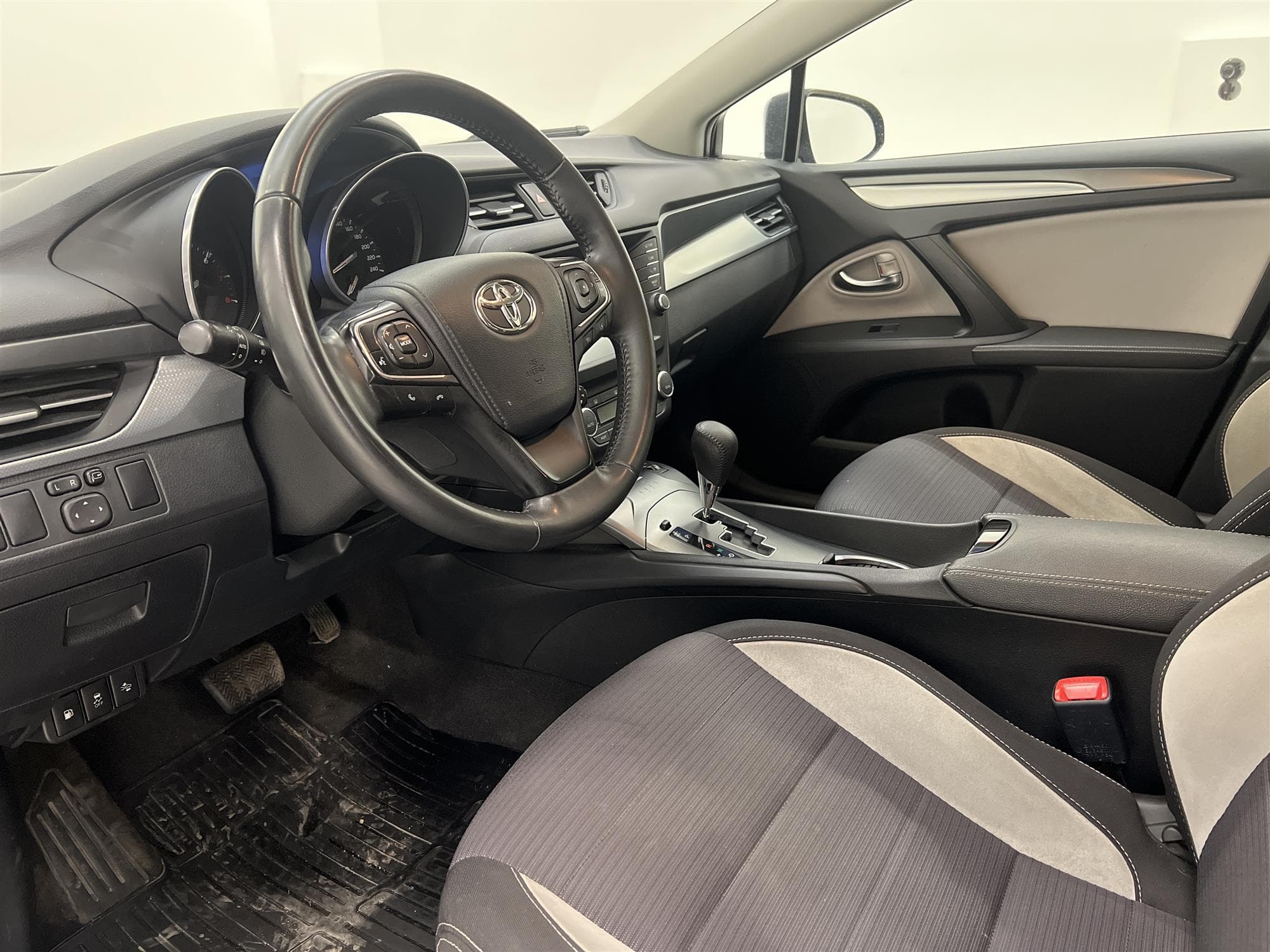Toyota Avensis 1.8 Sedan 147hk B-Kam Låg Skatt 1 Brukare