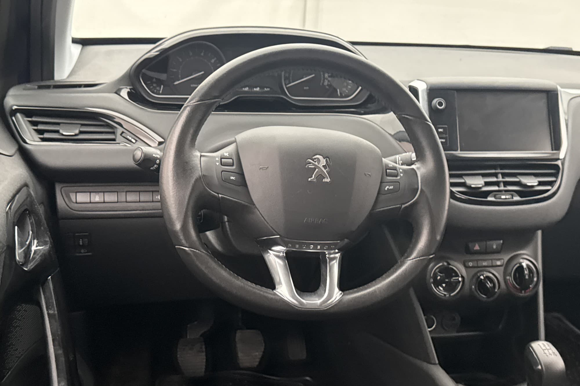 Peugeot 208 1.2 VTi 82hk En-Brukare M&K-Värmare Farthållare