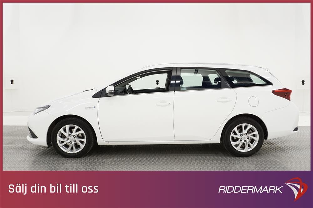 Toyota Auris 1.8 HSD Touring Sports 99hk