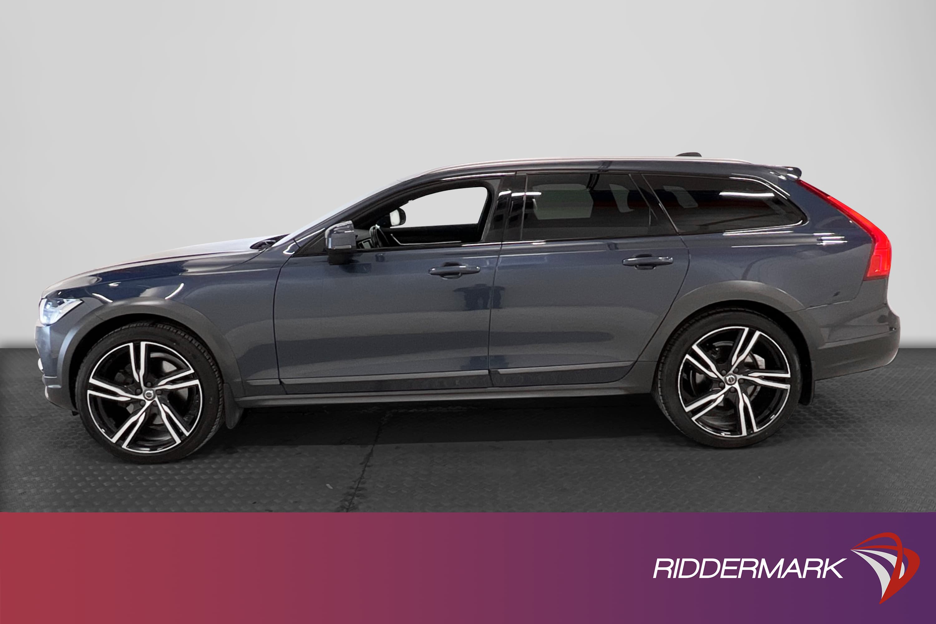 Volvo V90 D4 AWD Cross Country