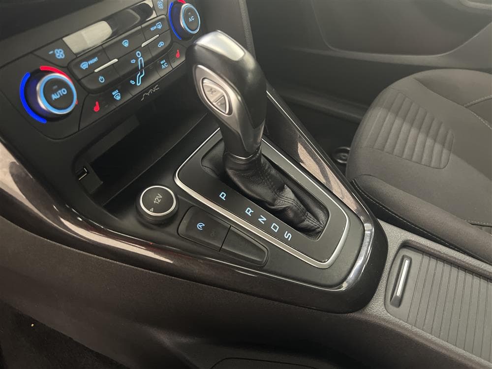 Ford Focus 1.5 TDCi 120hk Välservad Låg Skatt 0,38L/mil interiör
