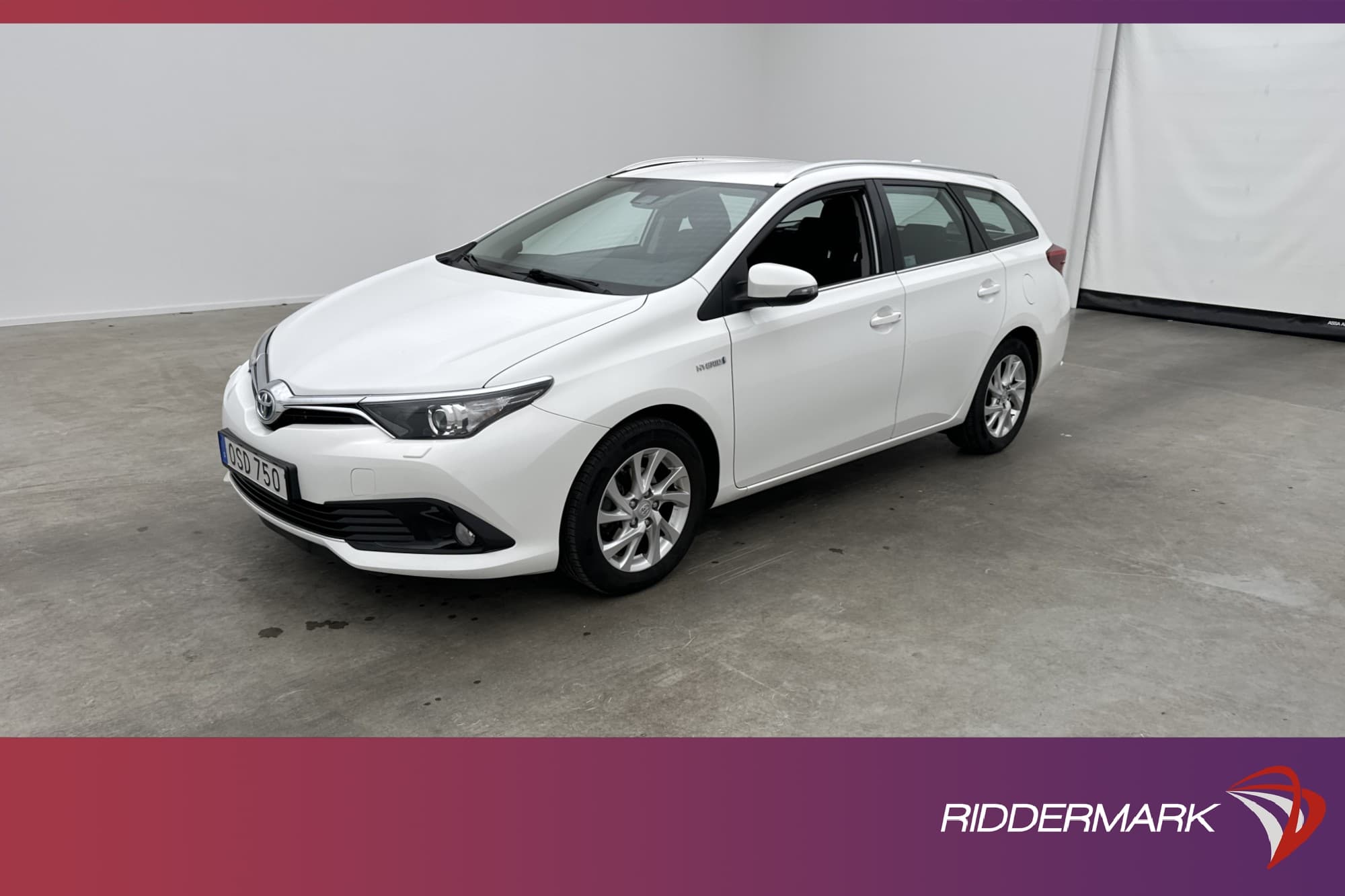 Toyota Auris Touring Sports Hybrid 136hk