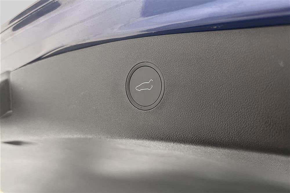 Tesla Model 3 Long Range AWD 440hk Drag Svensksåld Premiuminteriör