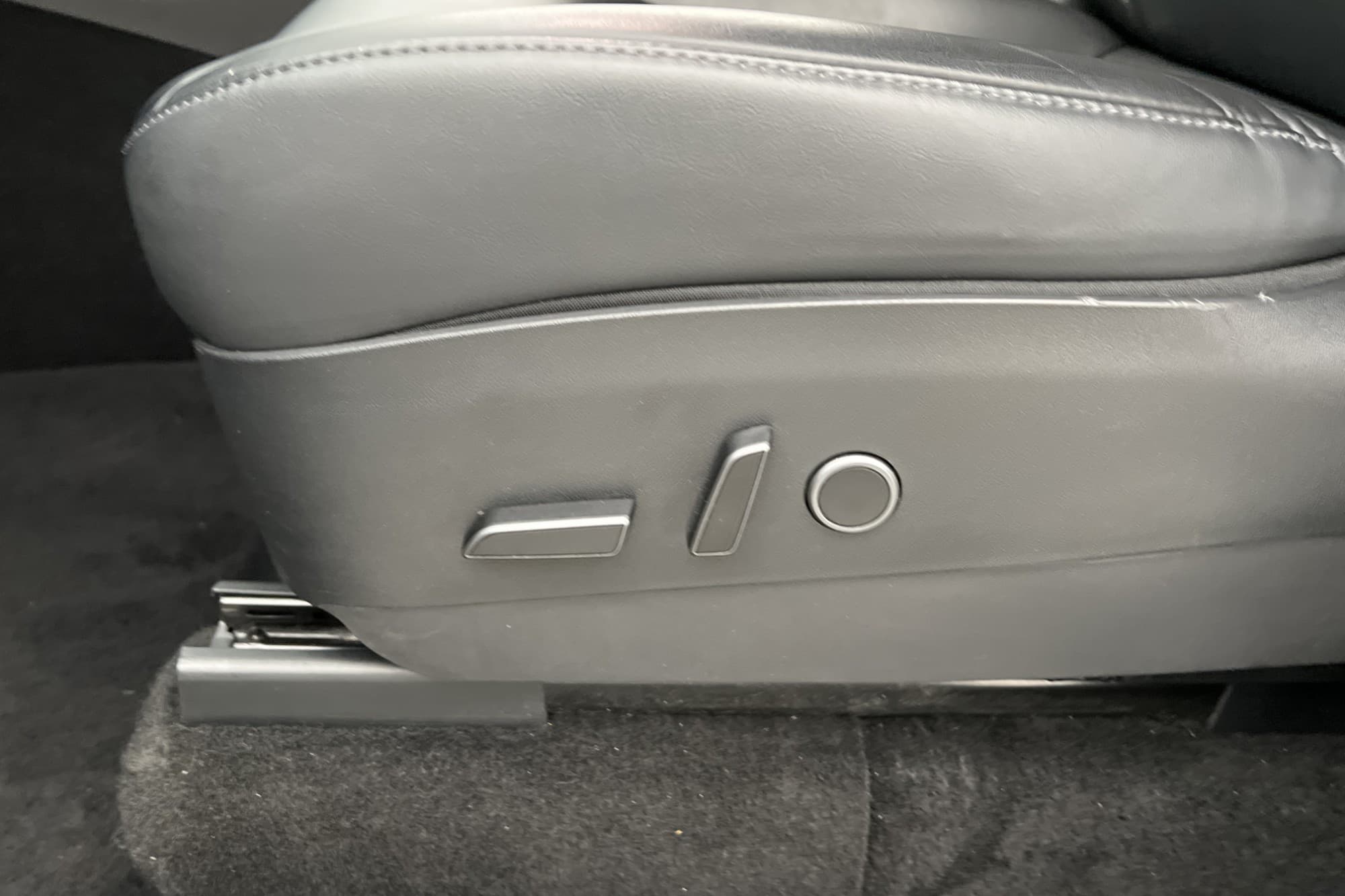 Tesla Model Y Long Range AWD Autopilot Rattvärme Svensksåld