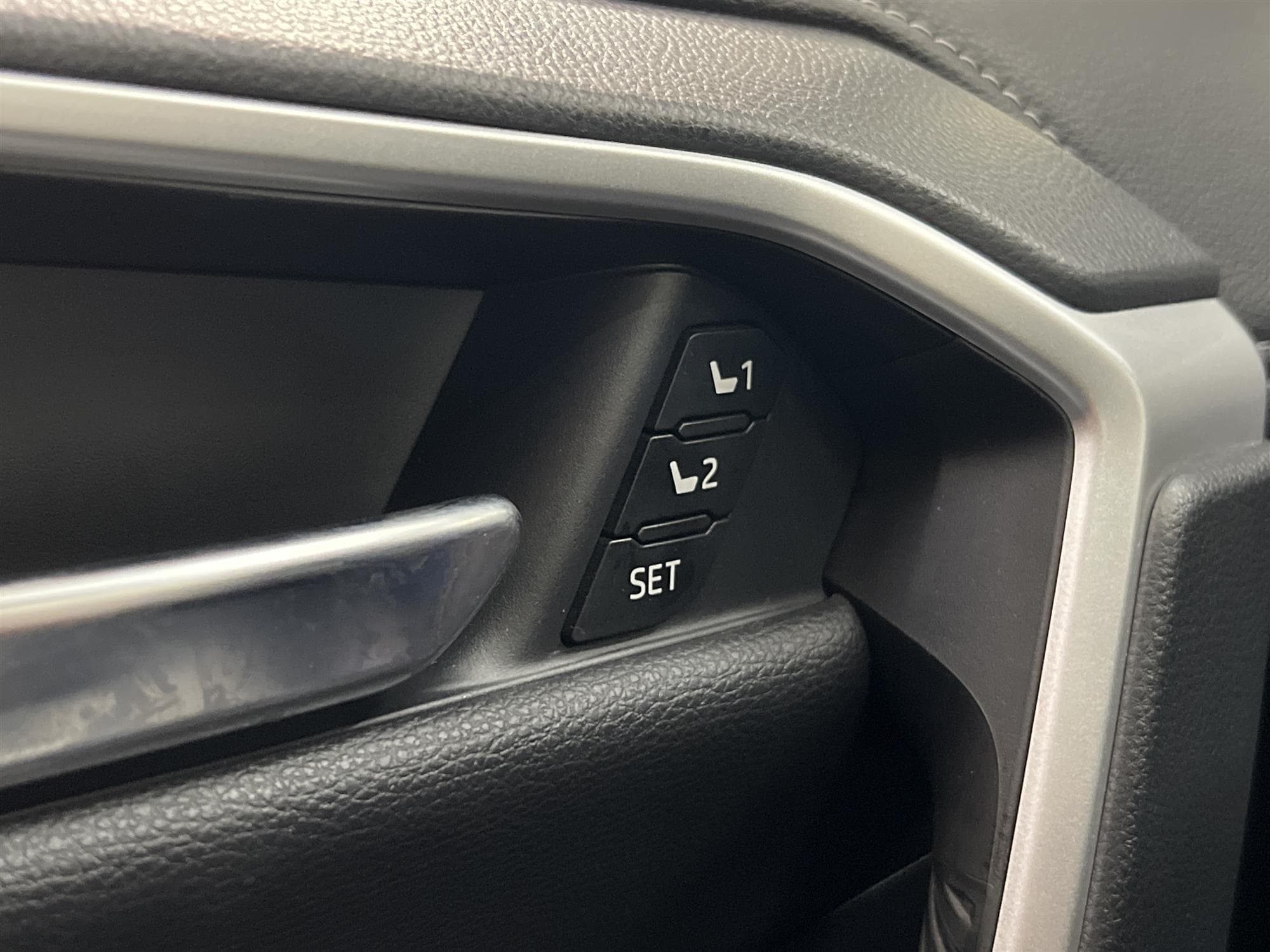 Toyota RAV4 Hybrid AWD 222hk 1 Brukare Executive Välutrustad