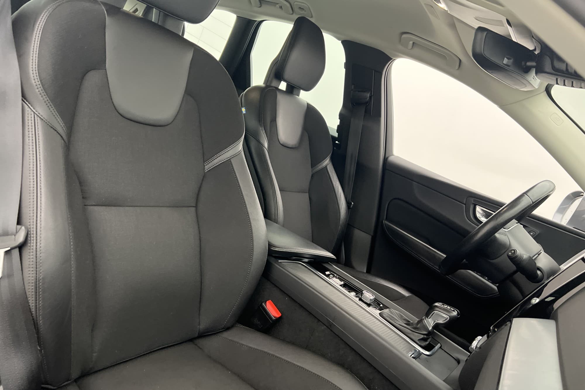 Volvo XC60 D4 AWD Momentum VOC Värmare P-Sensorer Keyless