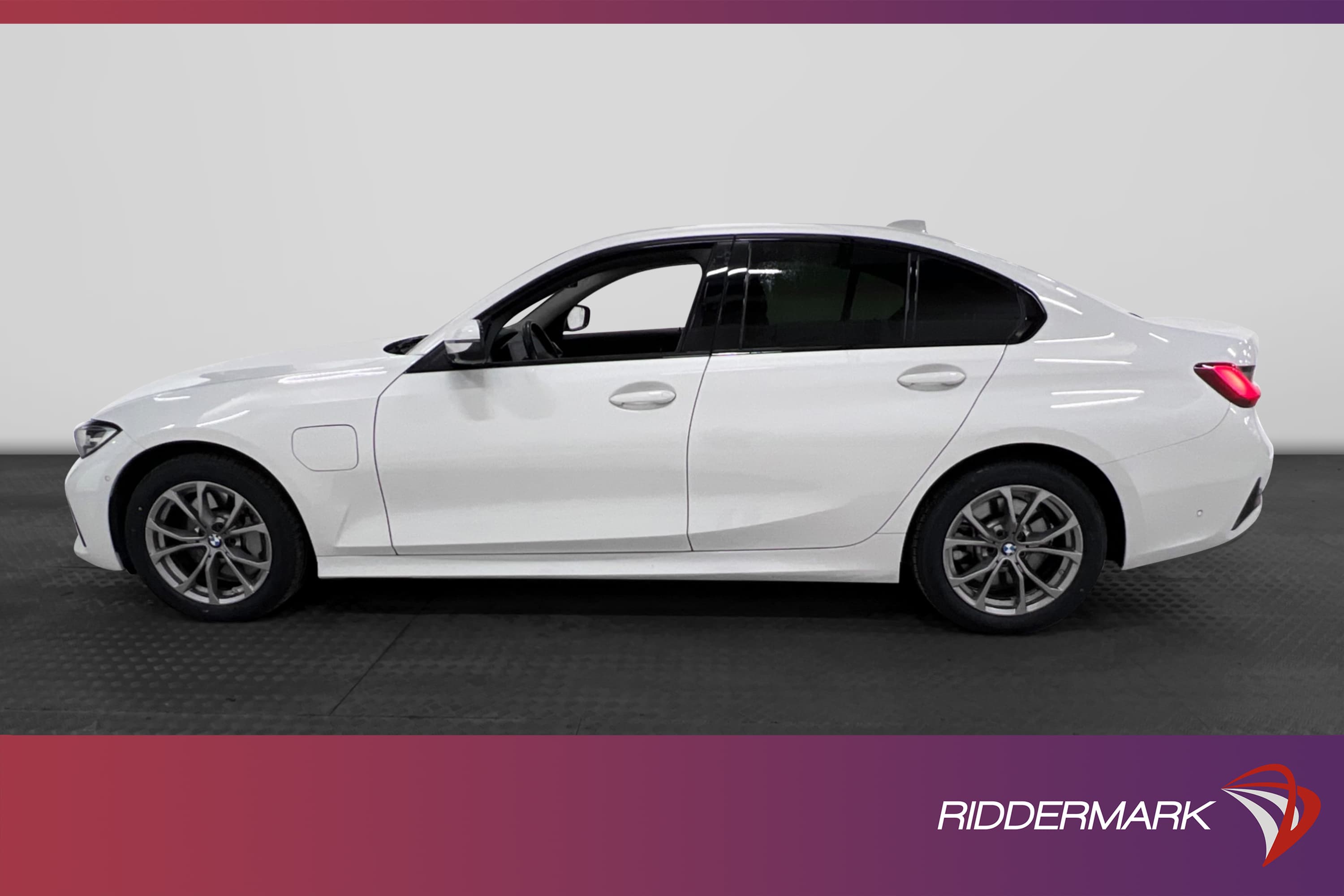 BMW 330e Sedan 292hk