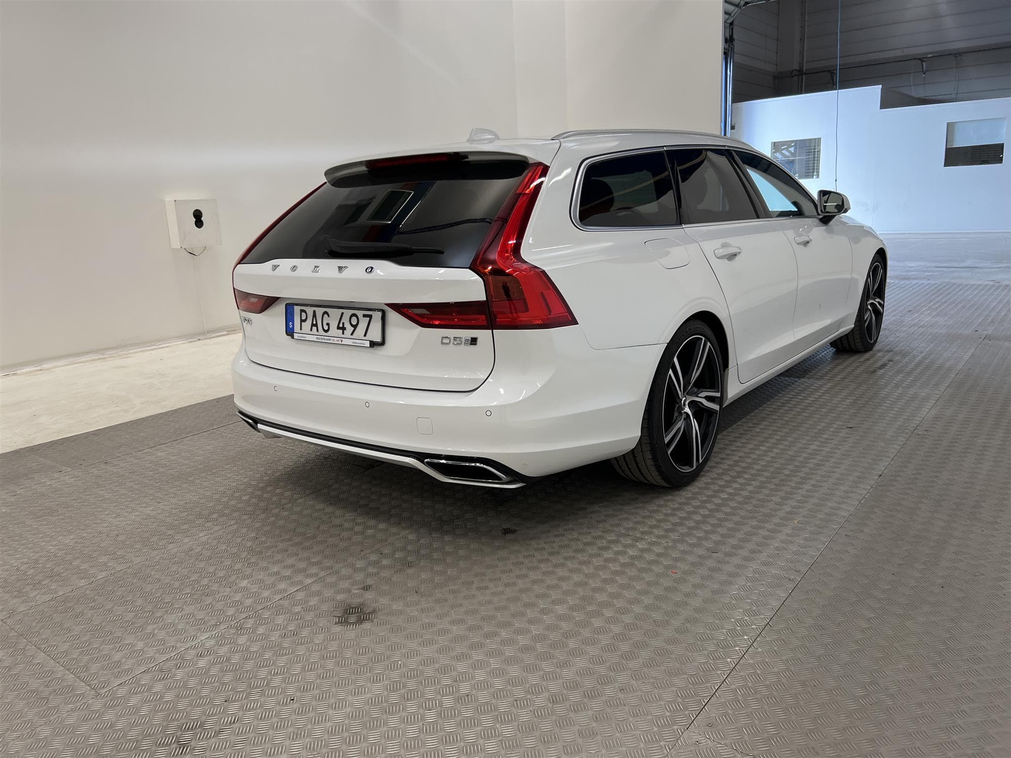 Volvo V90 D5 AWD 235hk