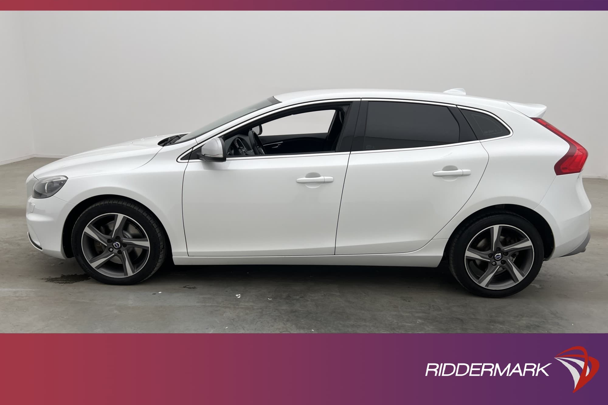 Volvo V40 D3 150hk R Design VOC Dragkrok Navigation
