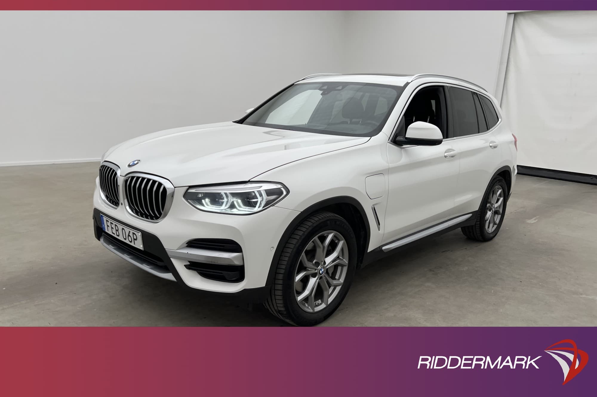 BMW X3 xDrive30e X-line Panorama Skinn 360° Cockpit HUD Navi