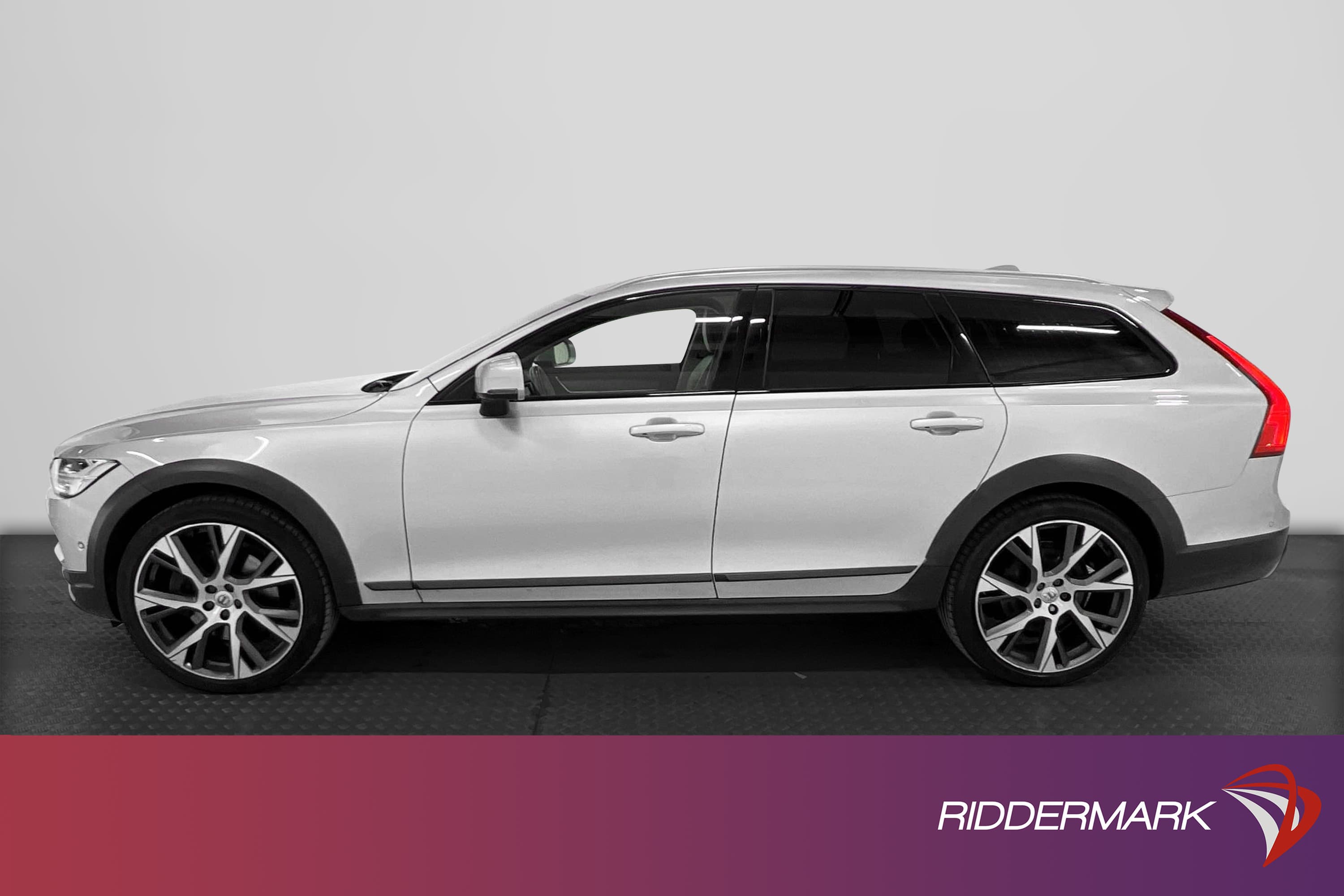 Volvo V90 Cross Country