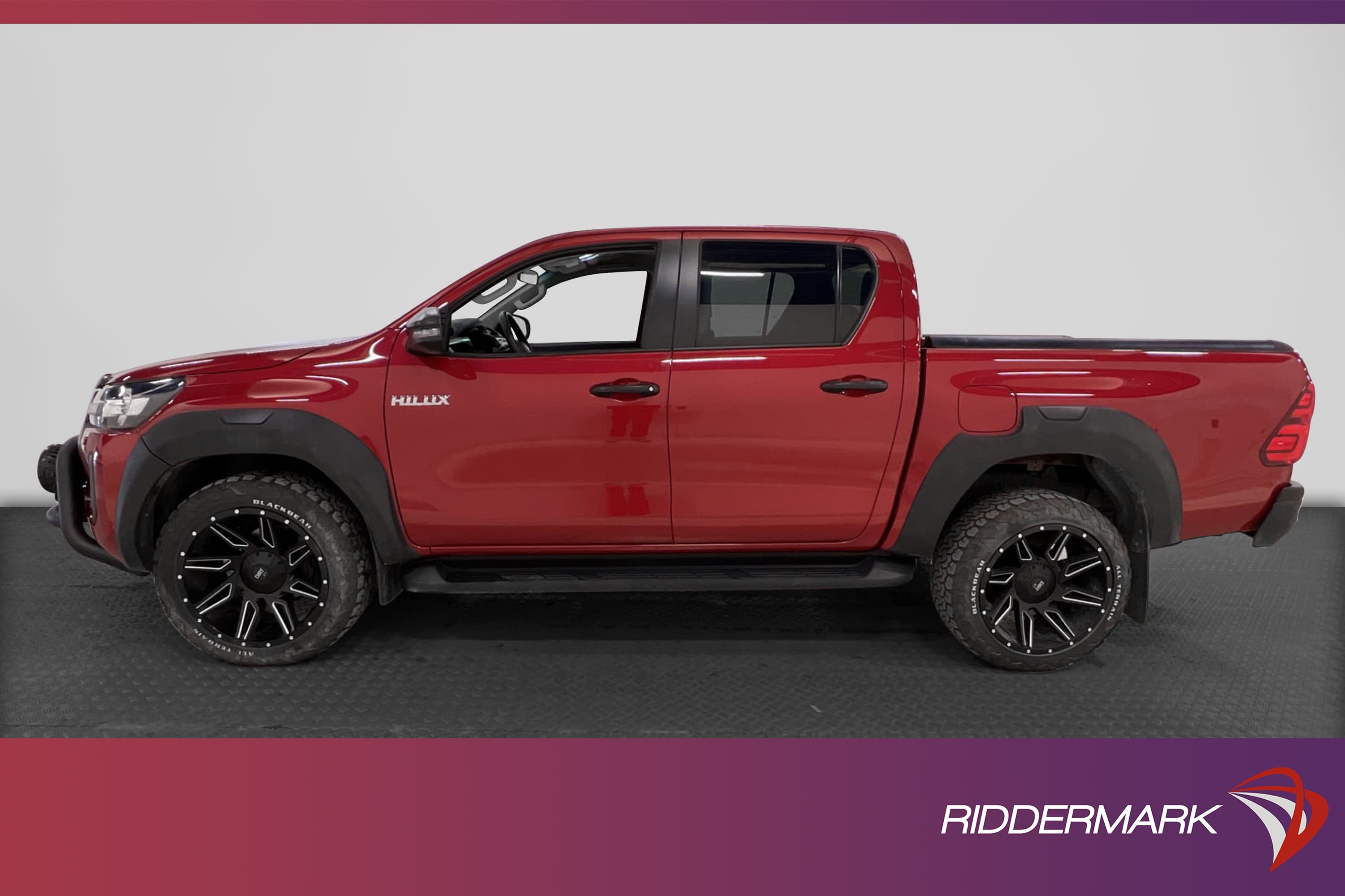 Toyota Hilux Invincible 2.8 4WD Värmare Drag Diff STUK Moms