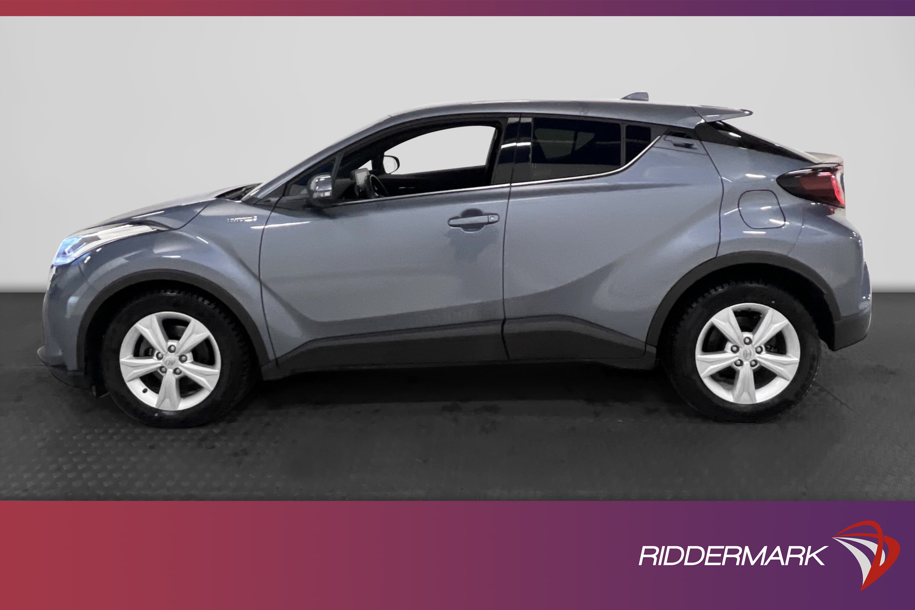 Toyota C-HR Hybrid 122hk