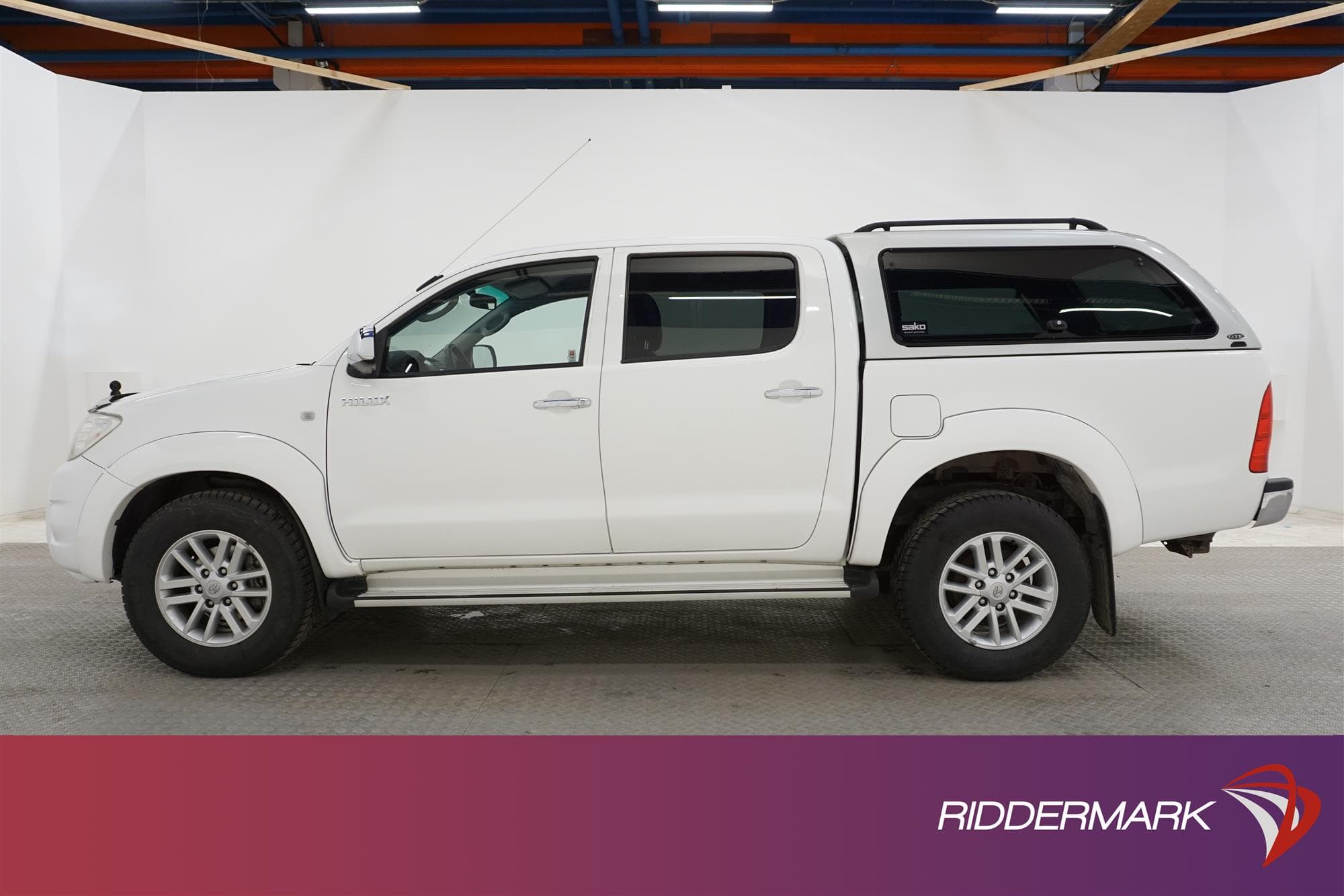 Toyota Hilux 3.0D Automat 171hk Navi Drag Kåpa