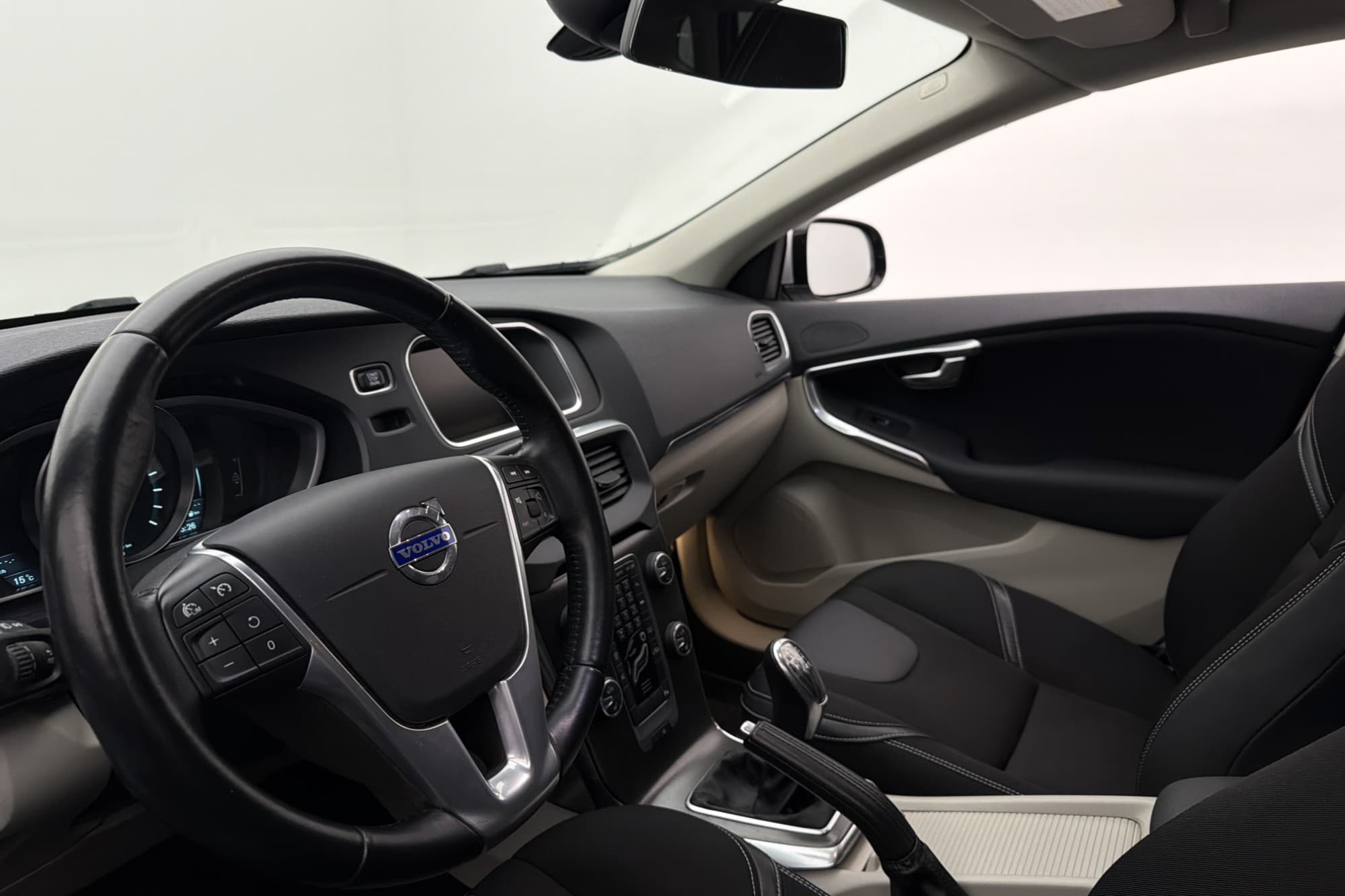 Volvo V40 T3 150hk Momentum P-Sensorer Farthållare 0,53l/Mil