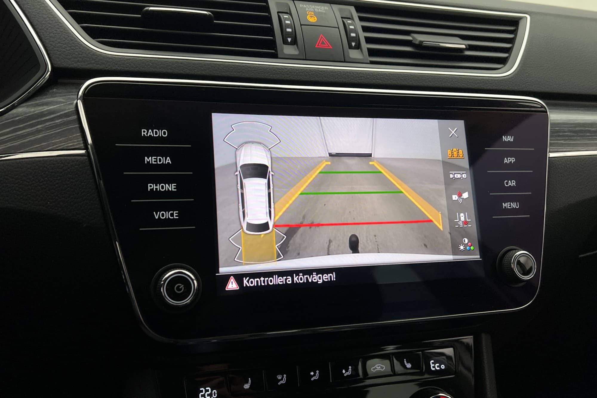 Skoda Superb 1.4 Plug-In 218hk Cockpit Kamera Navi Drag