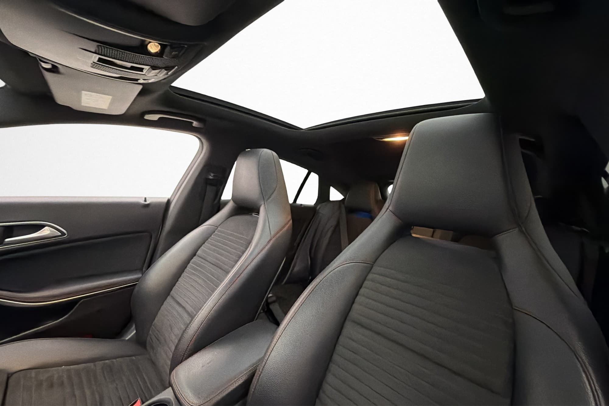 Mercedes-Benz CLA 200d 136hk 4M AMG Värm Taklucka H/K Drag