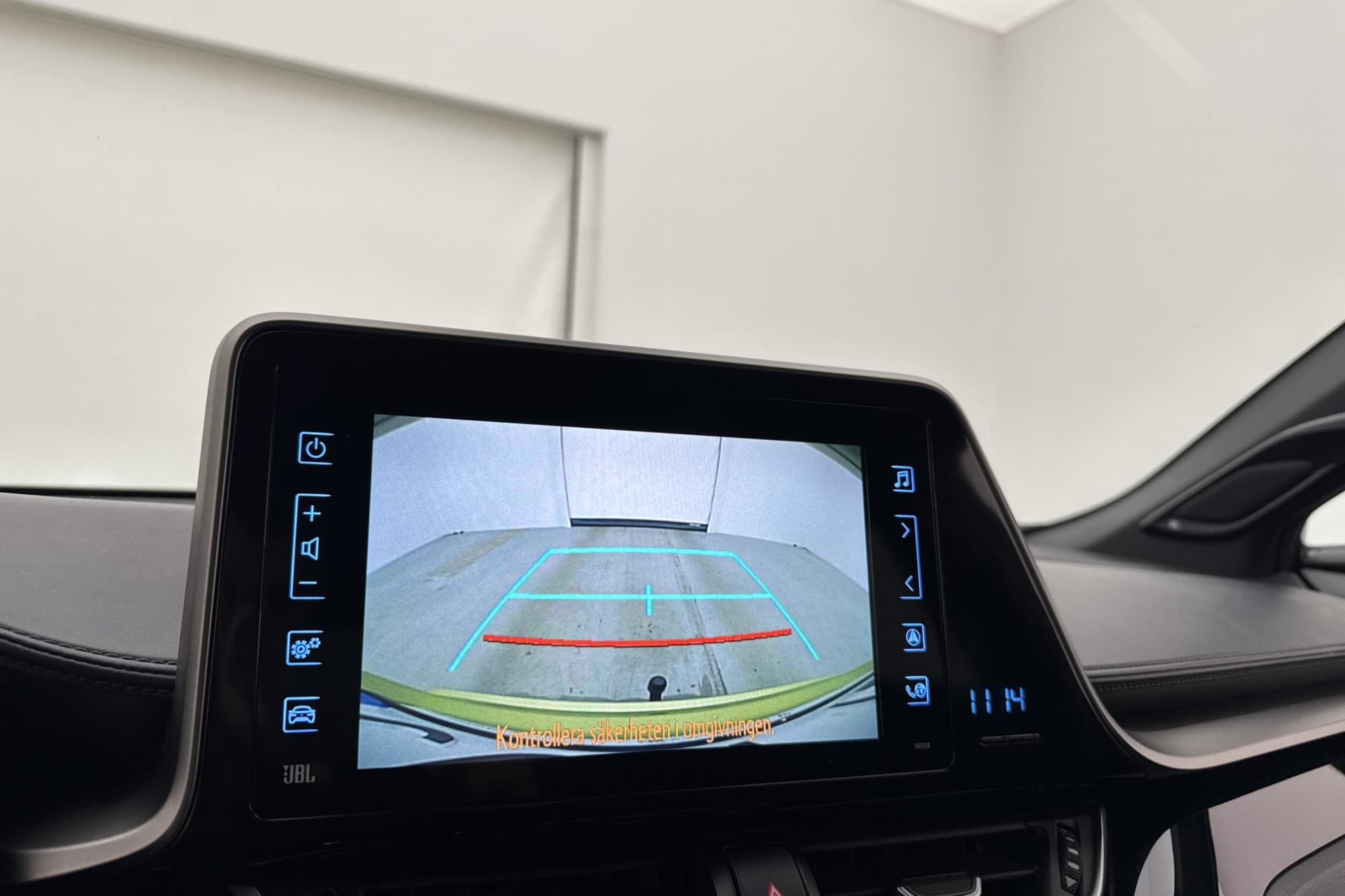 Toyota C-HR Hybrid Neon Lime Edt JBL Kamera Rattvärme Drag