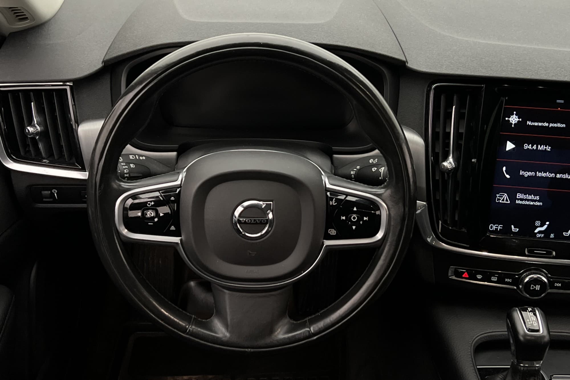 Volvo S90 D4 190hk Momentum VOC Värmare Kamera Navi BLIS
