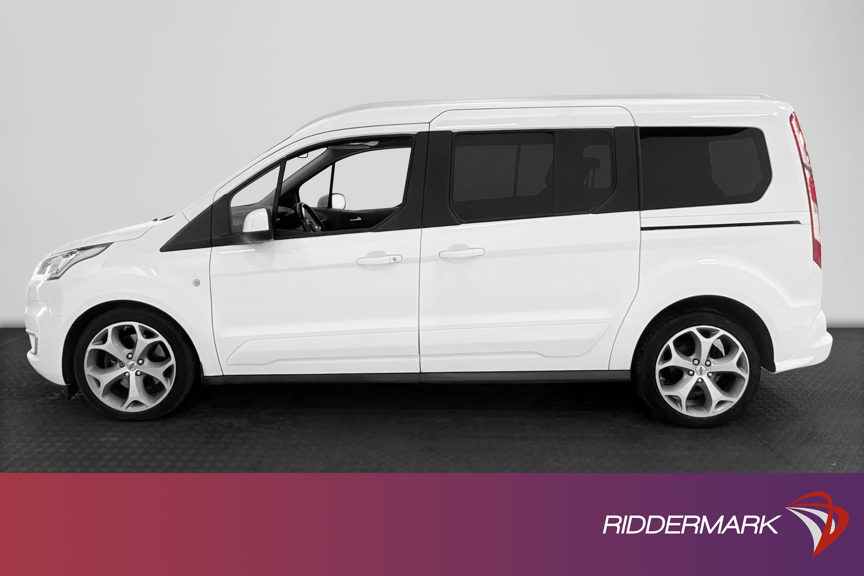Ford Grand Tourneo Connect 1.5 Värmare Drag Panorama Moms
