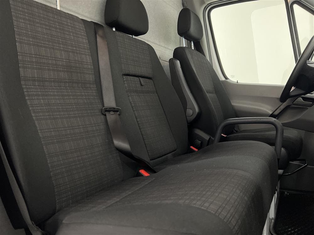 Mercedes-Benz Sprinter 316 CDI Automat Kylbil Värmare Moms interiör