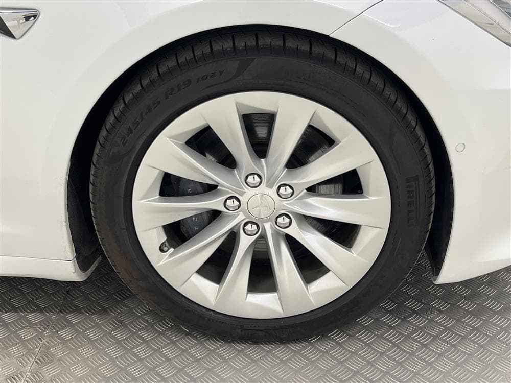 Tesla Model S Long Range AWD 423hk FSD Moms Svensksåldinteriör